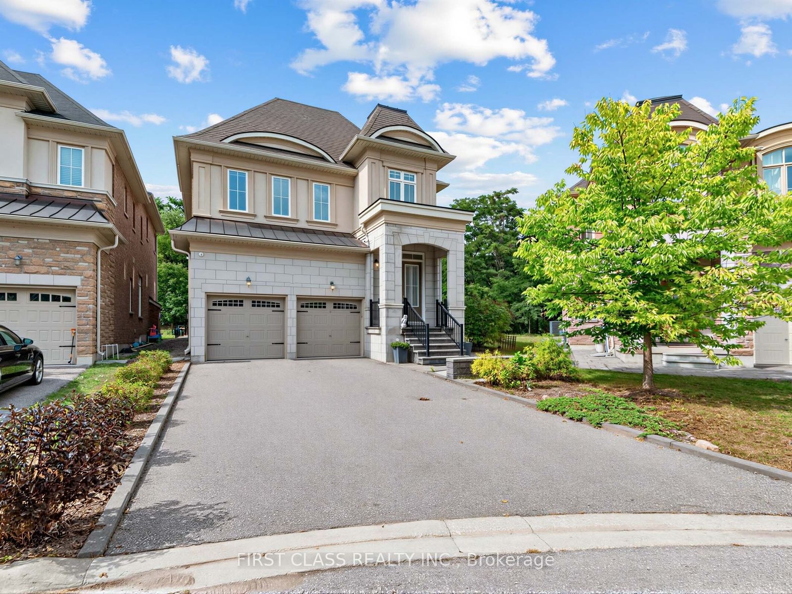 16 Macdonald Court Property Photo 2
