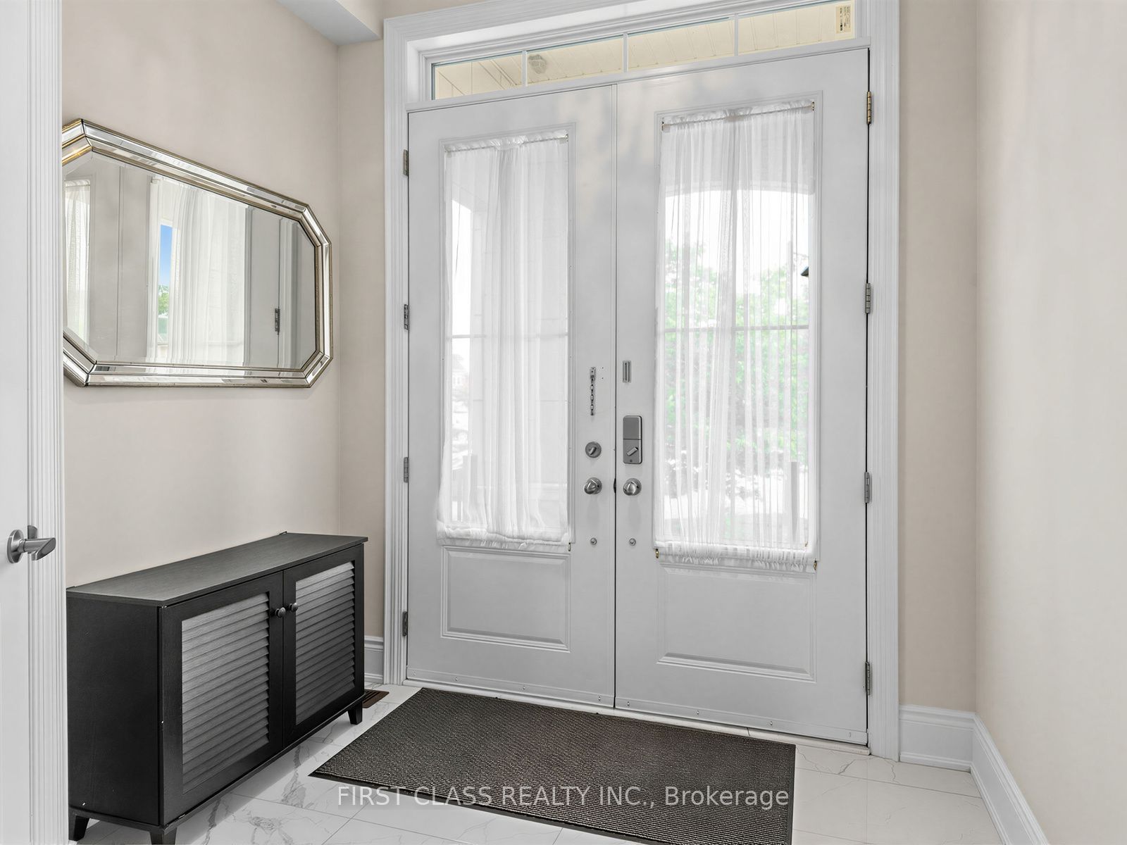 16 Macdonald Court Property Photo 7