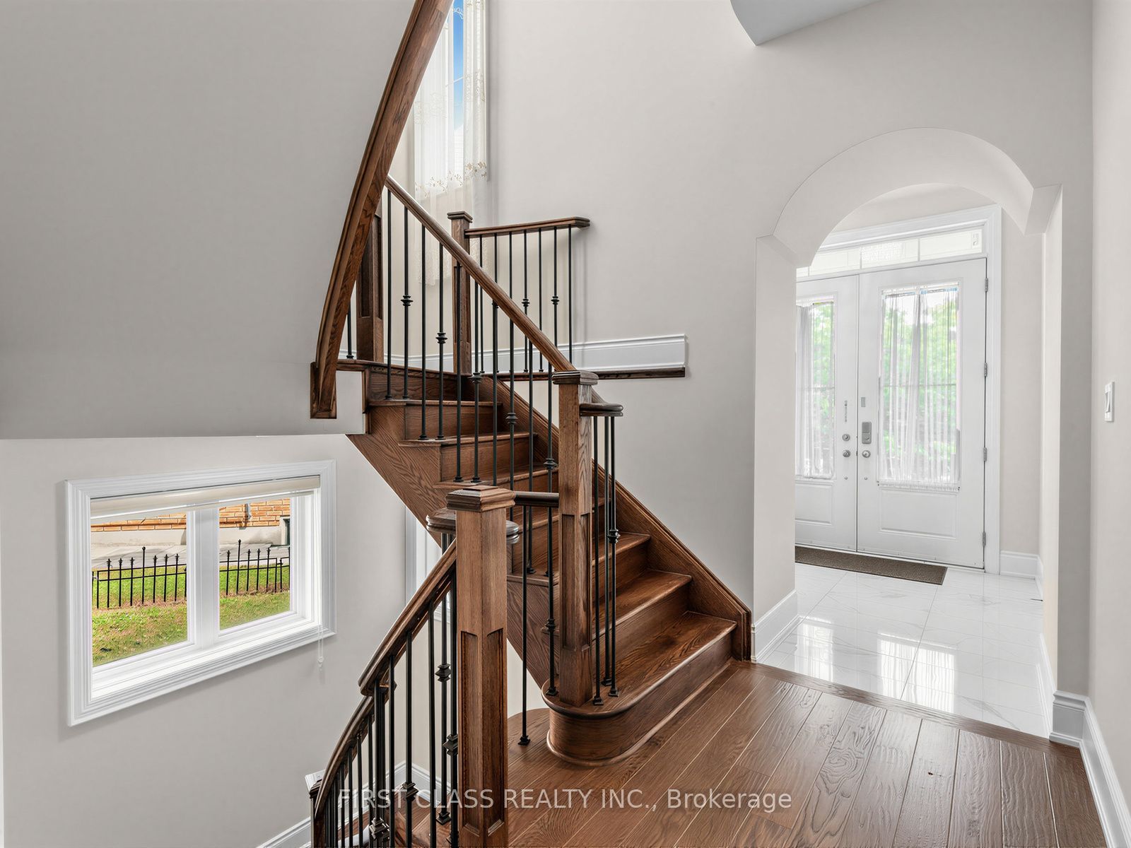 16 Macdonald Court Property Photo 8