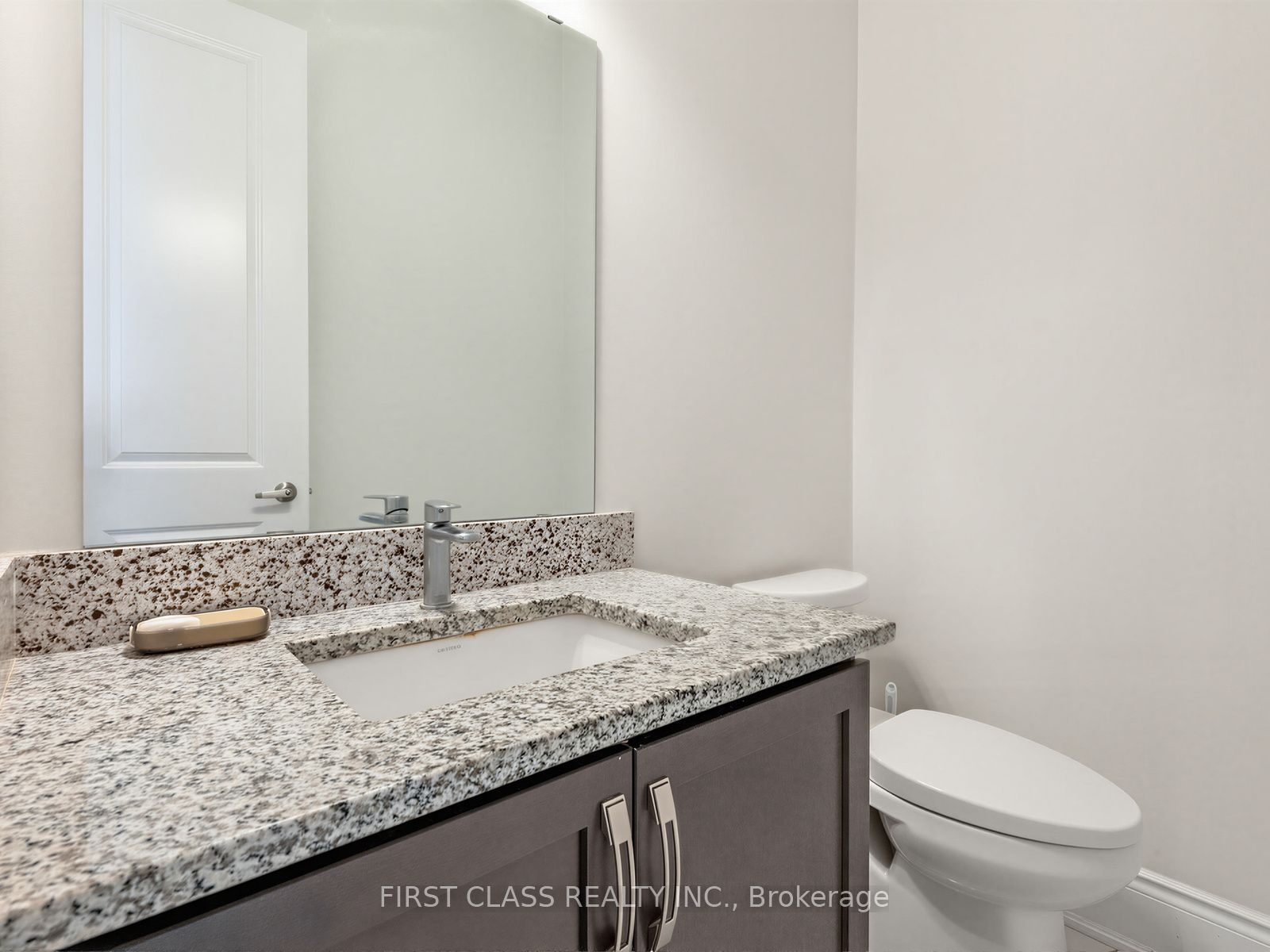 16 Macdonald Court Property Photo 24