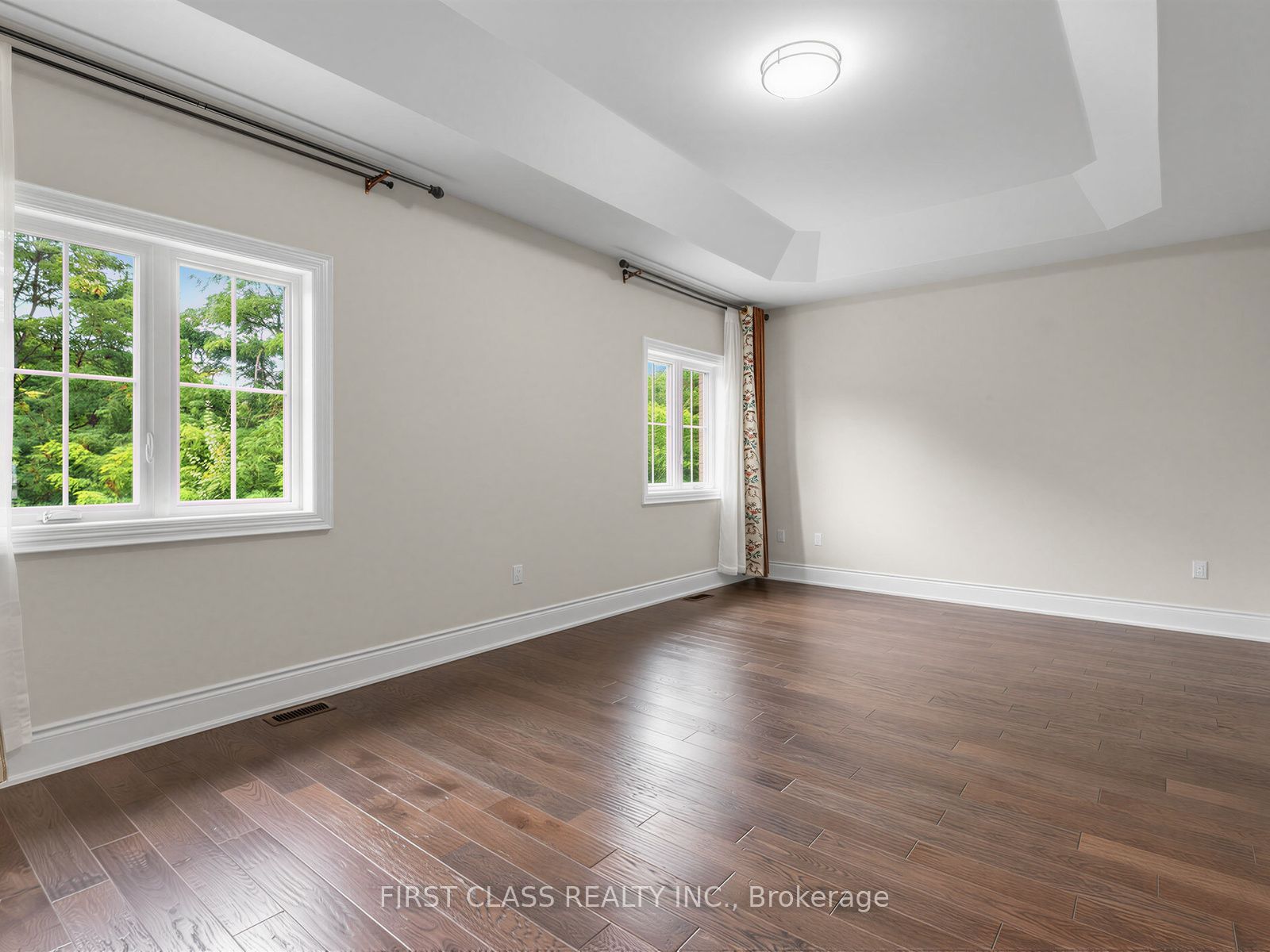 16 Macdonald Court Property Photo 27