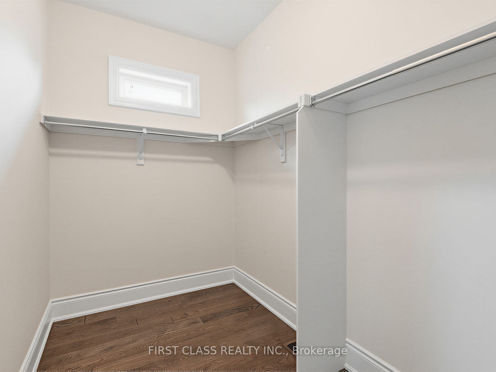 16 Macdonald Court Property Photo 30