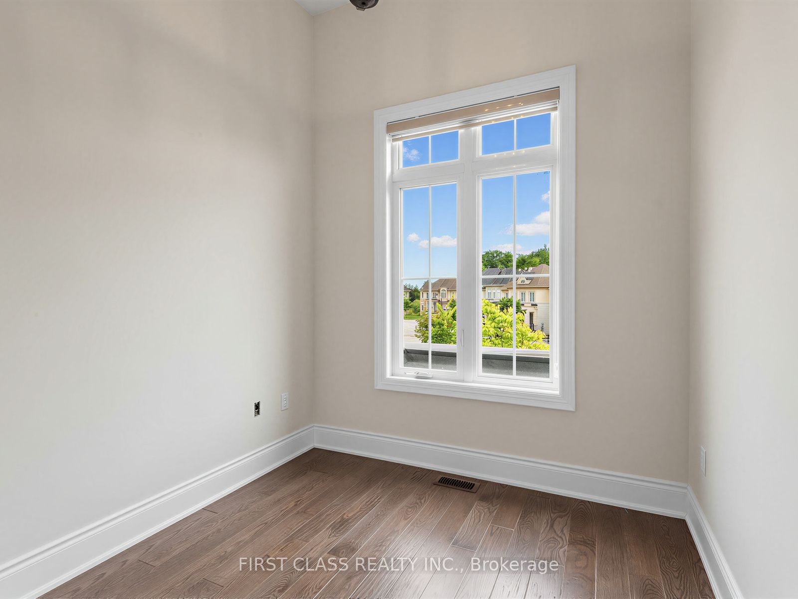 16 Macdonald Court Property Photo 39
