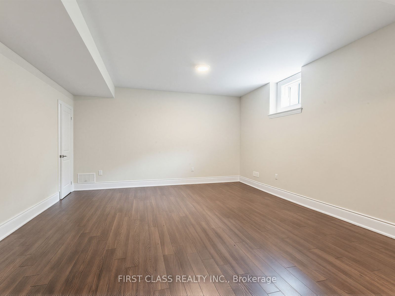 16 Macdonald Court Property Photo 41
