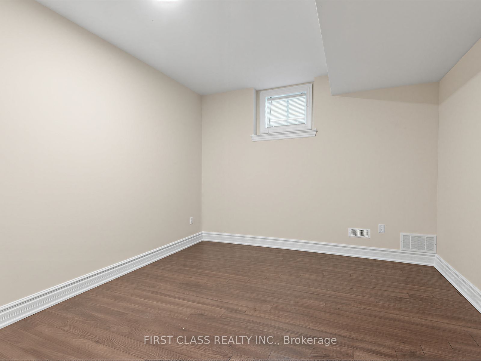 16 Macdonald Court Property Photo 46