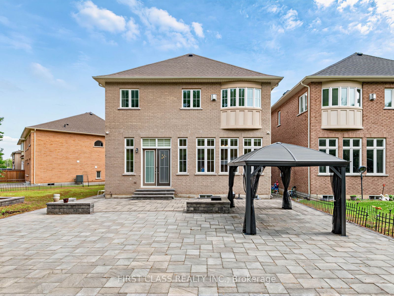 16 Macdonald Court Property Photo 49