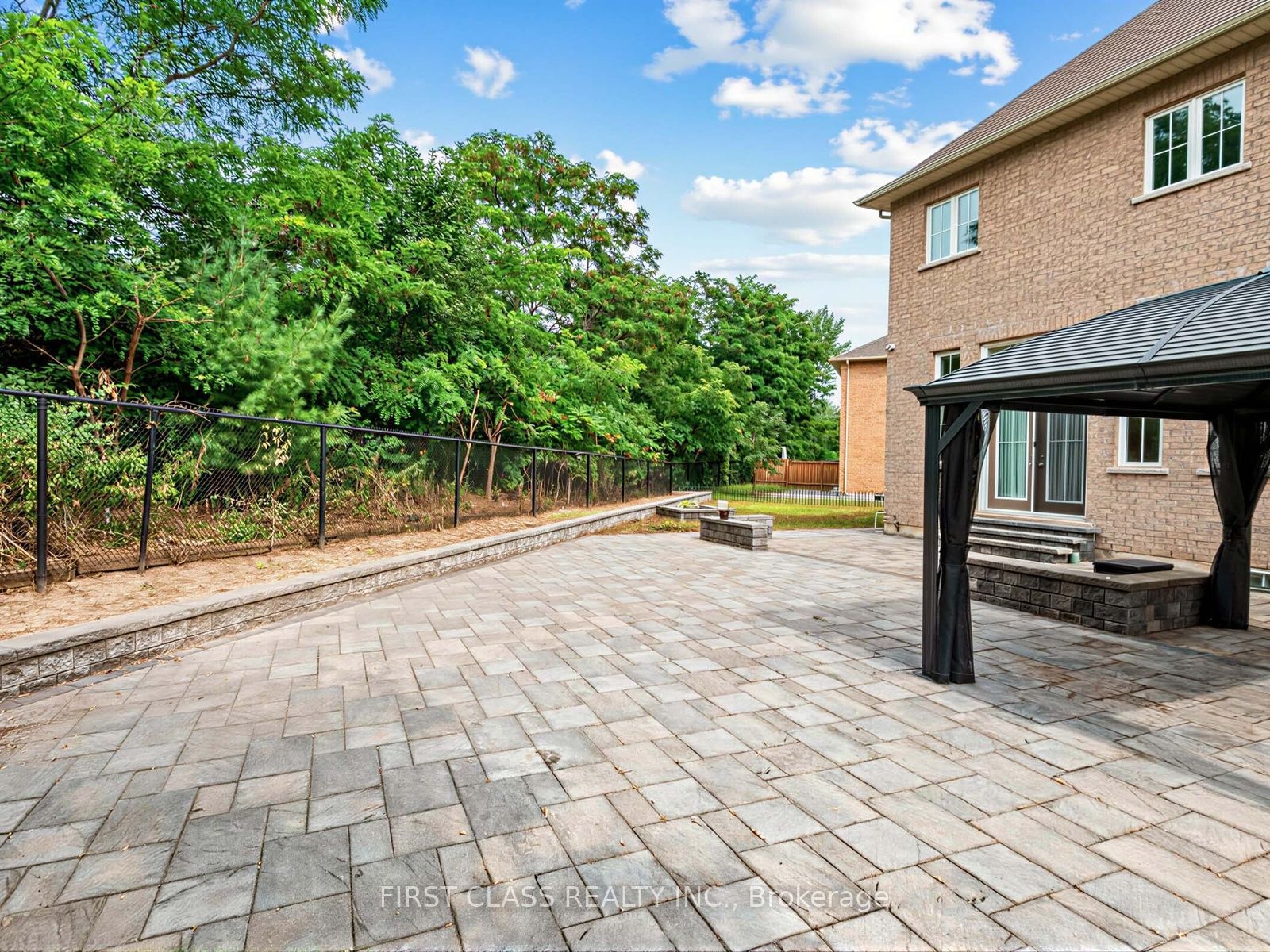 16 Macdonald Court Property Photo 50