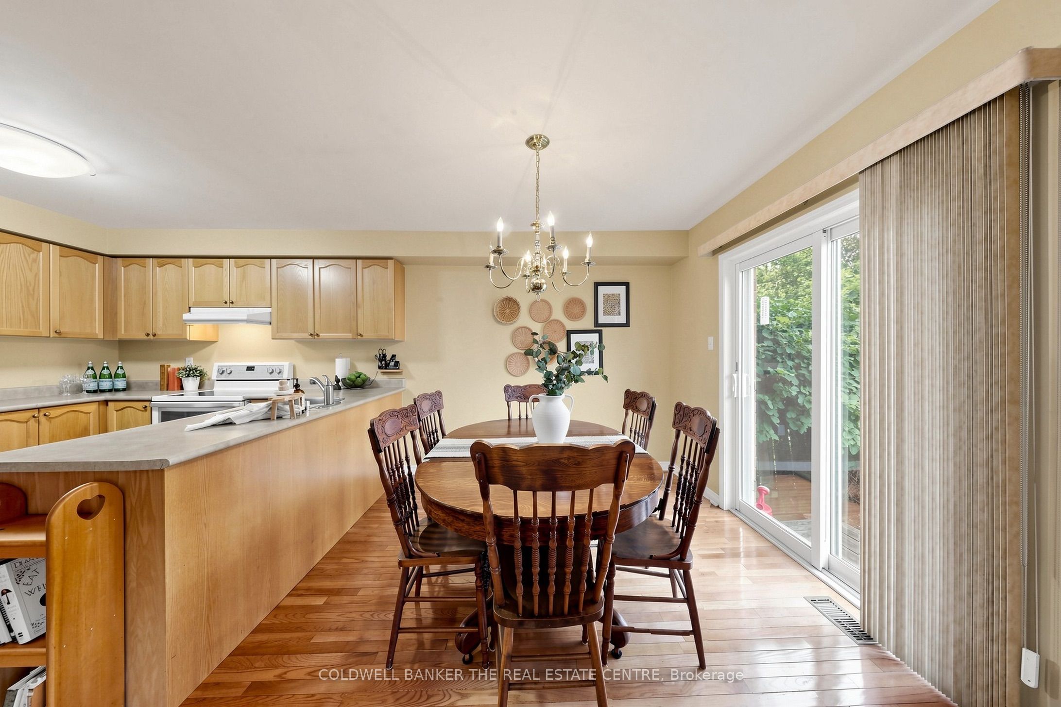 260 Flagstone Way Property Photo 8