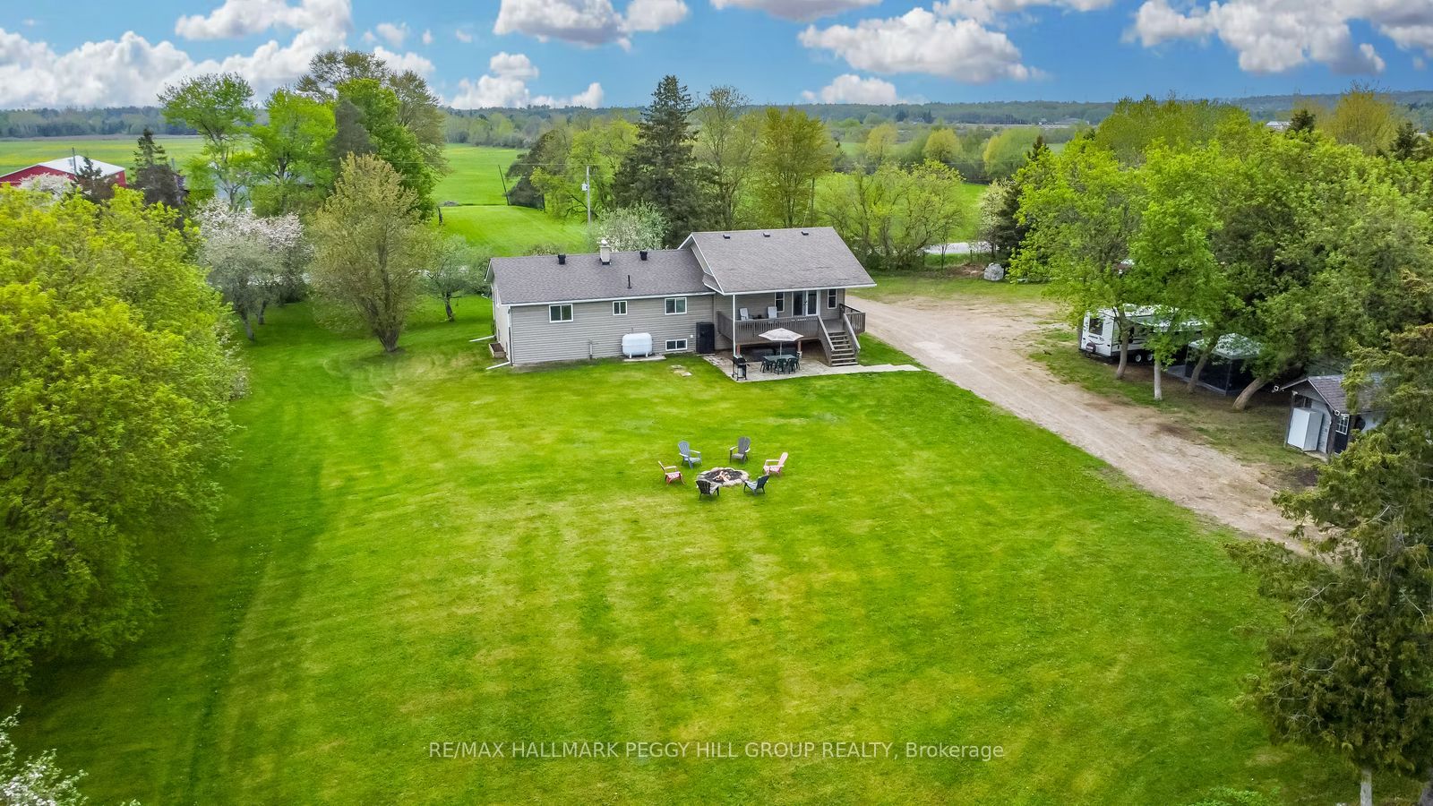 8747 10th Line Property Photo 2
