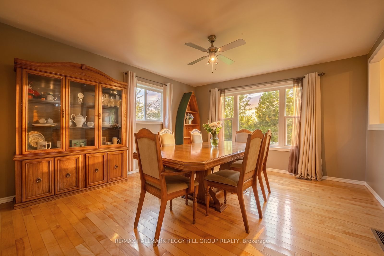 8747 10th Line Property Photo 5