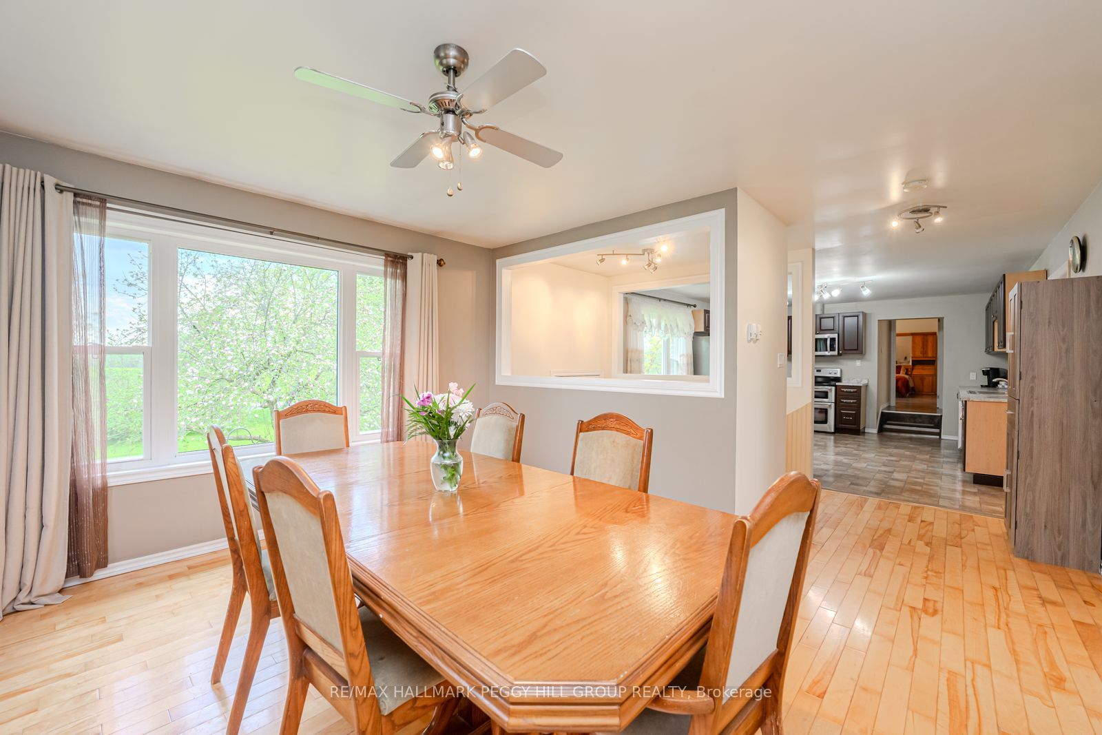 8747 10th Line Property Photo 6