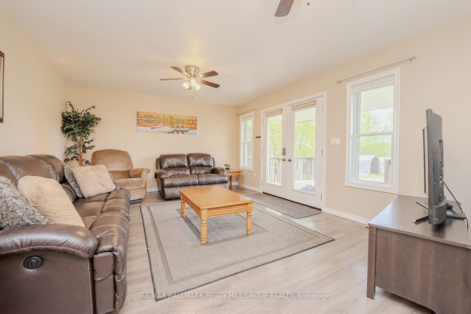 8747 10th Line Property Photo 8