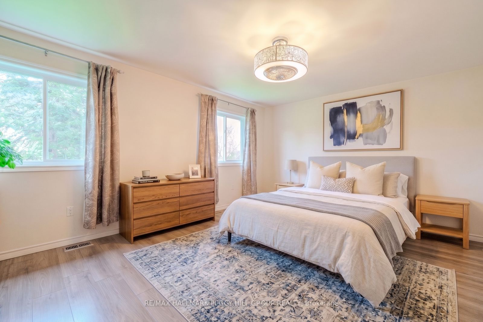 8747 10th Line Property Photo 10