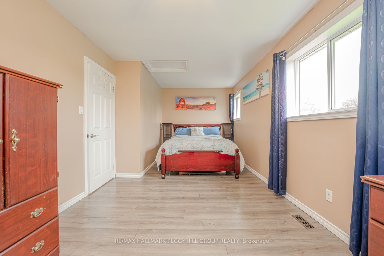 8747 10th Line Property Photo 12