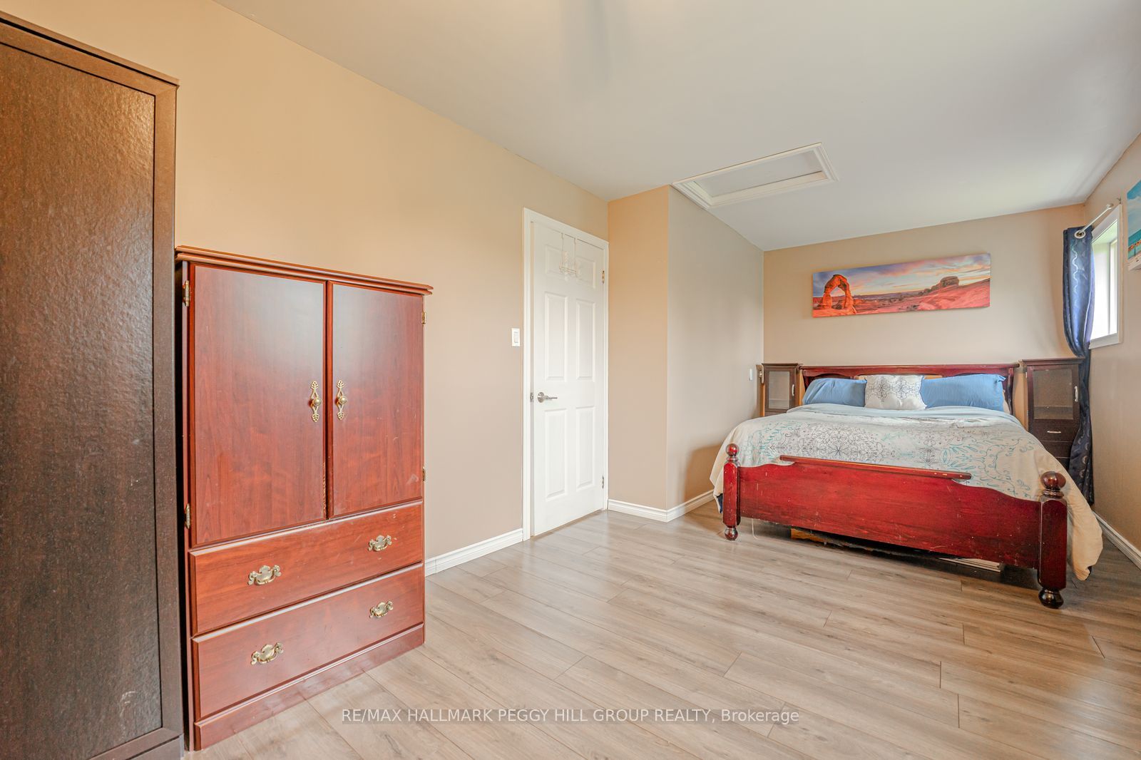 8747 10th Line Property Photo 13