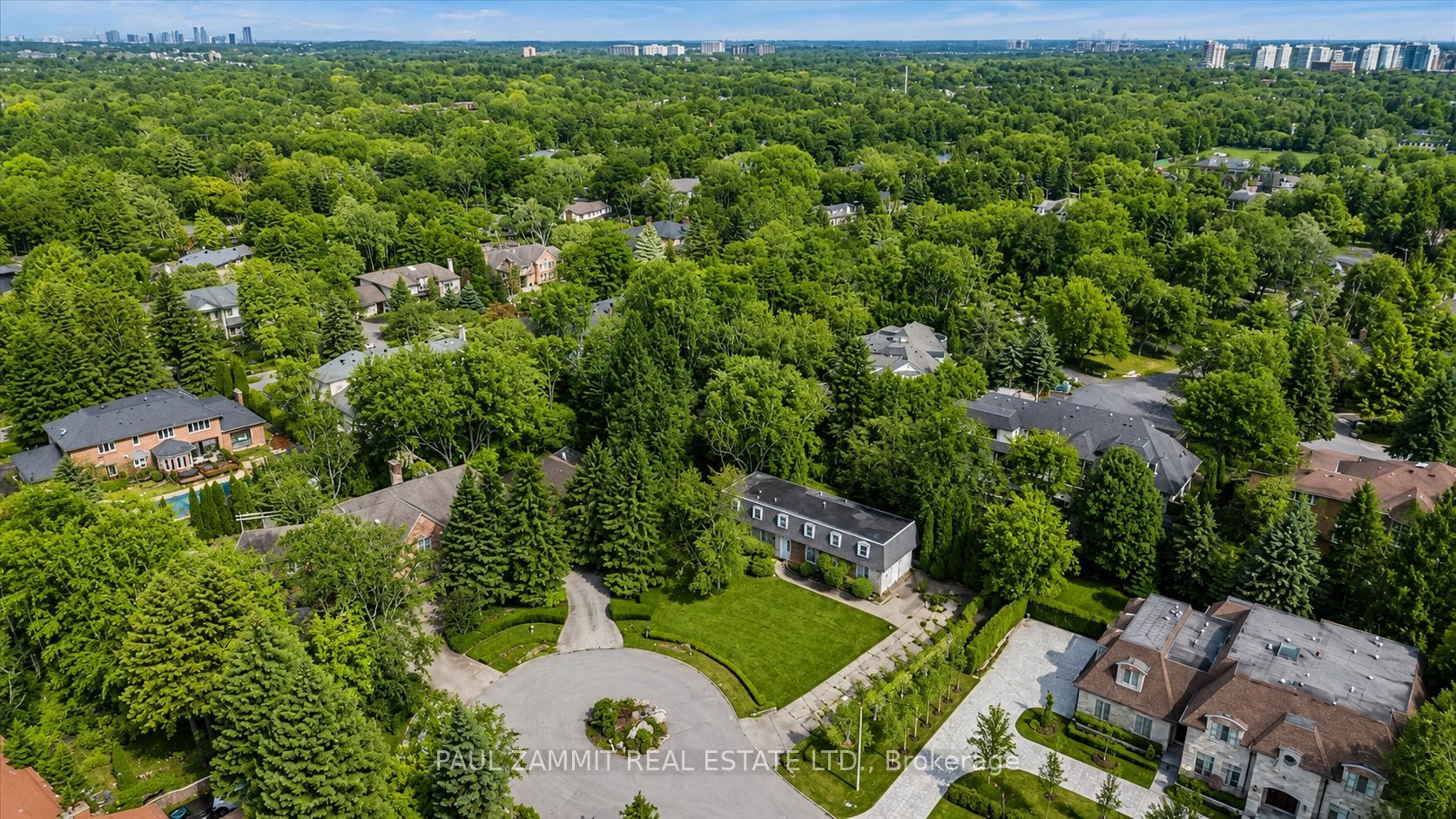 8 Lafayette Place Property Photo 2