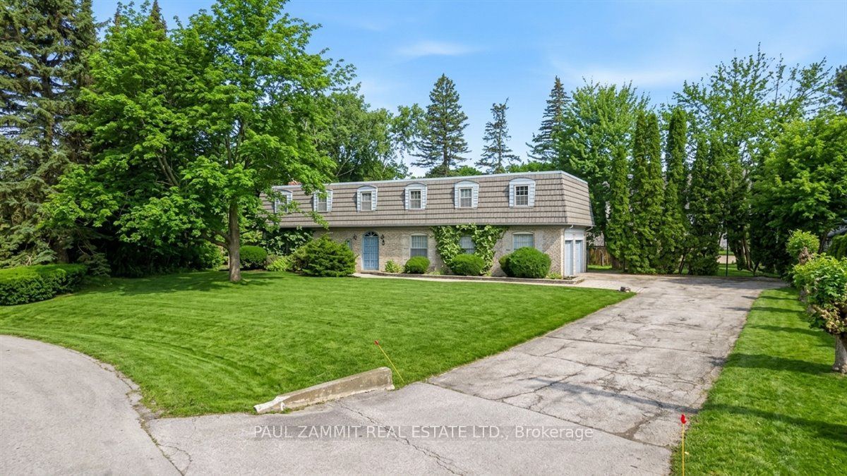 8 Lafayette Place Property Photo 3