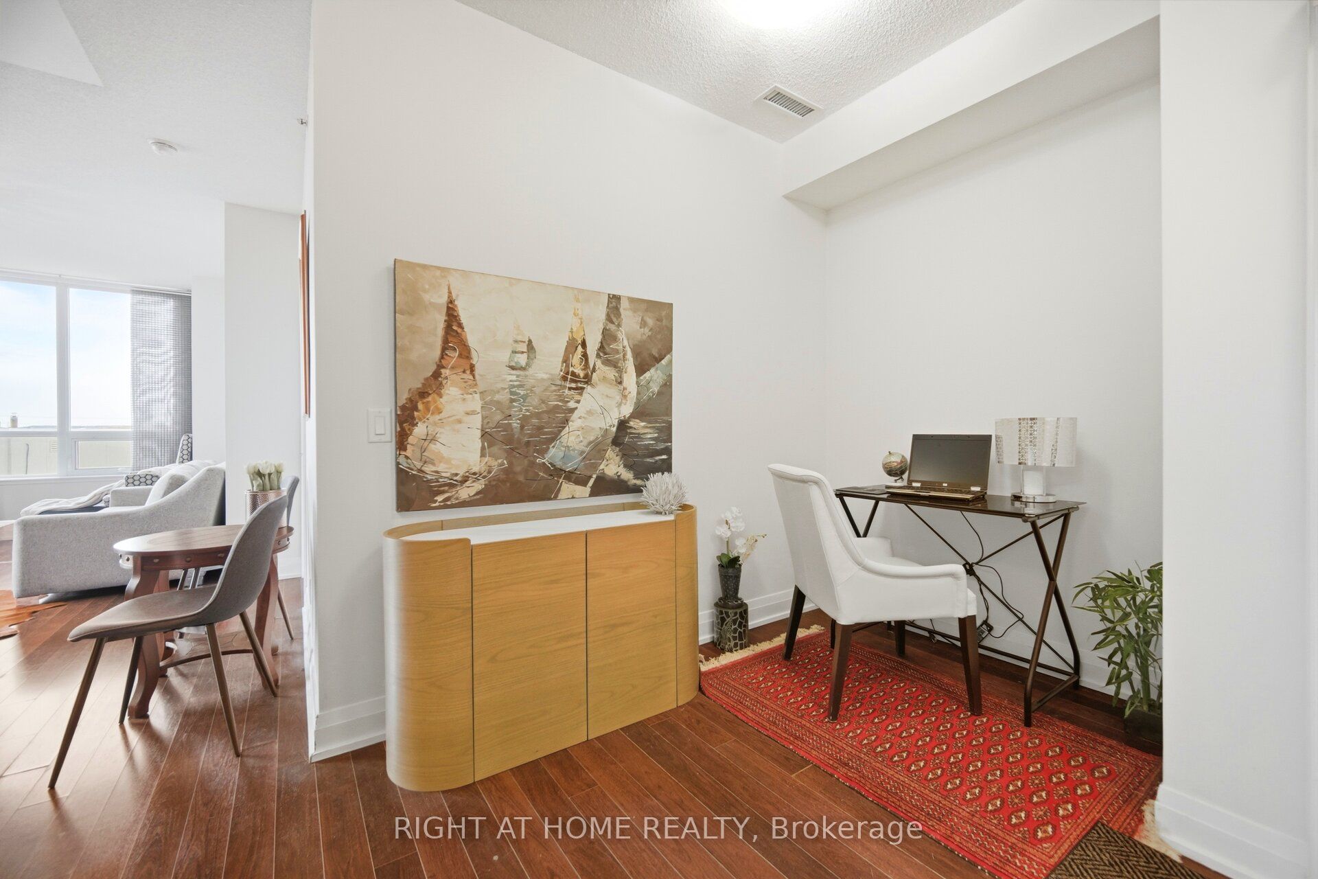 85 North Park Road 612 Property Photo 9