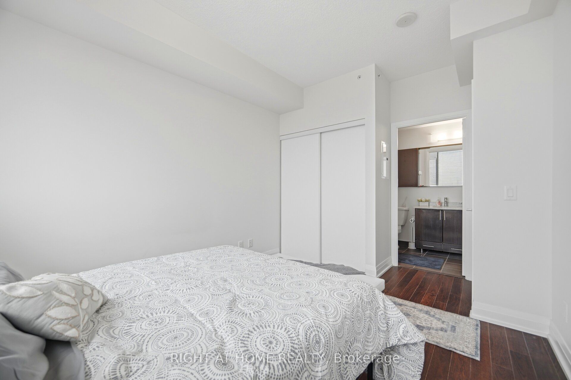 85 North Park Road 612 Property Photo 20