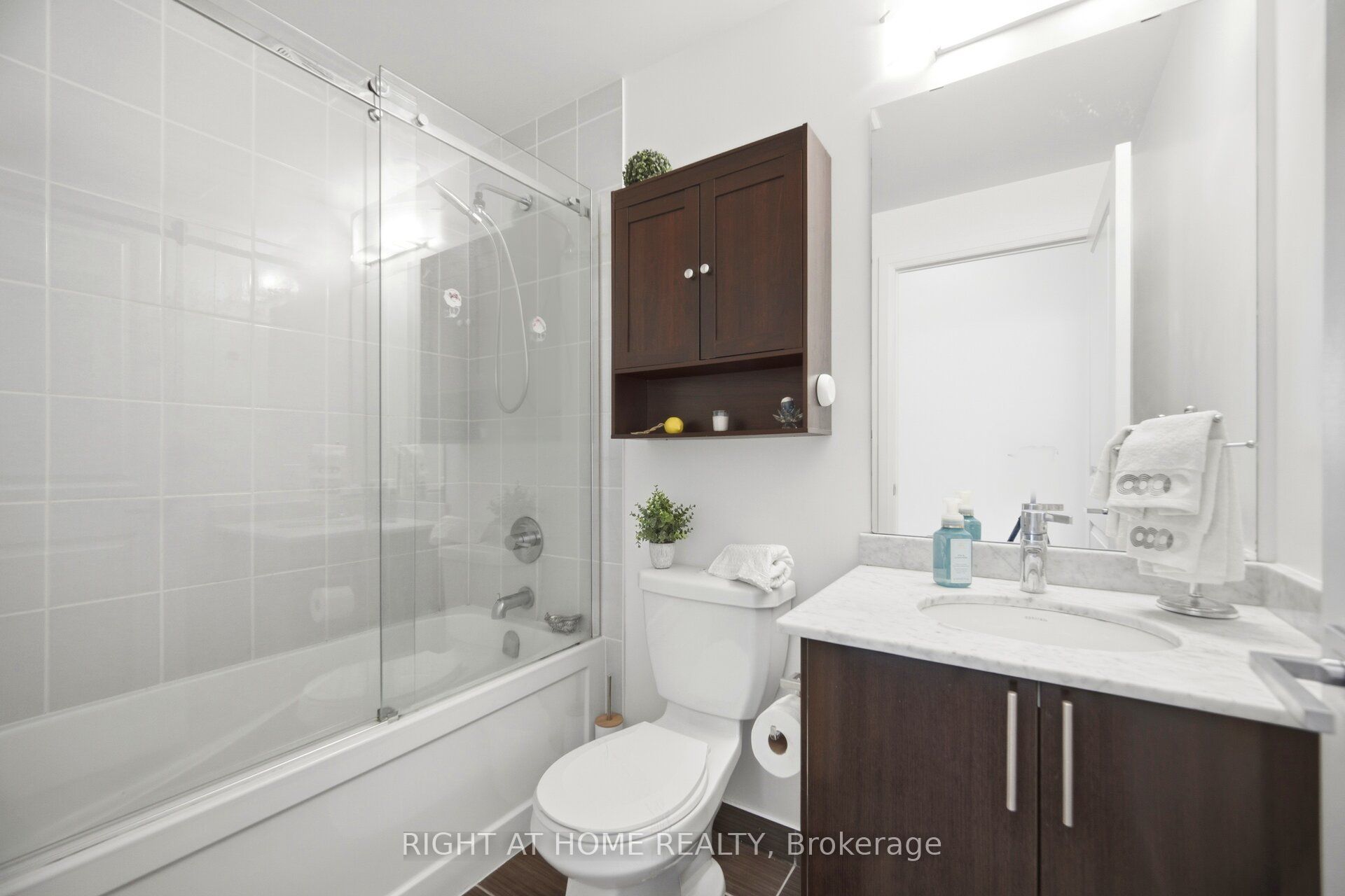85 North Park Road 612 Property Photo 23