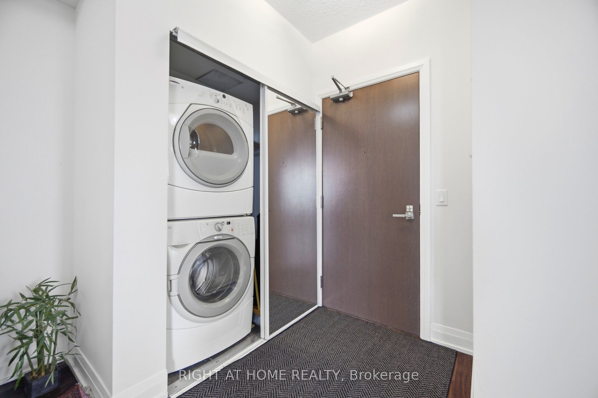85 North Park Road 612 Property Photo 27