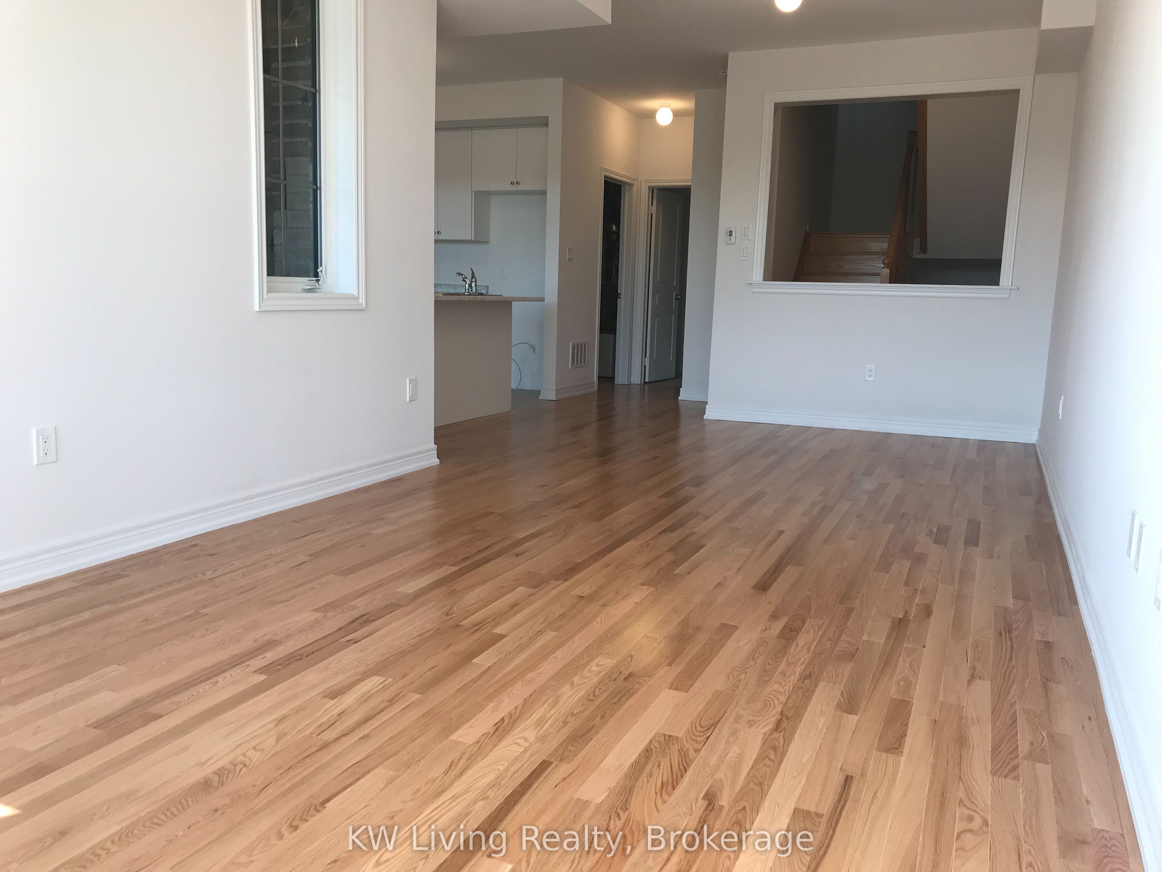 8 Nipigon Avenue Property Photo 6