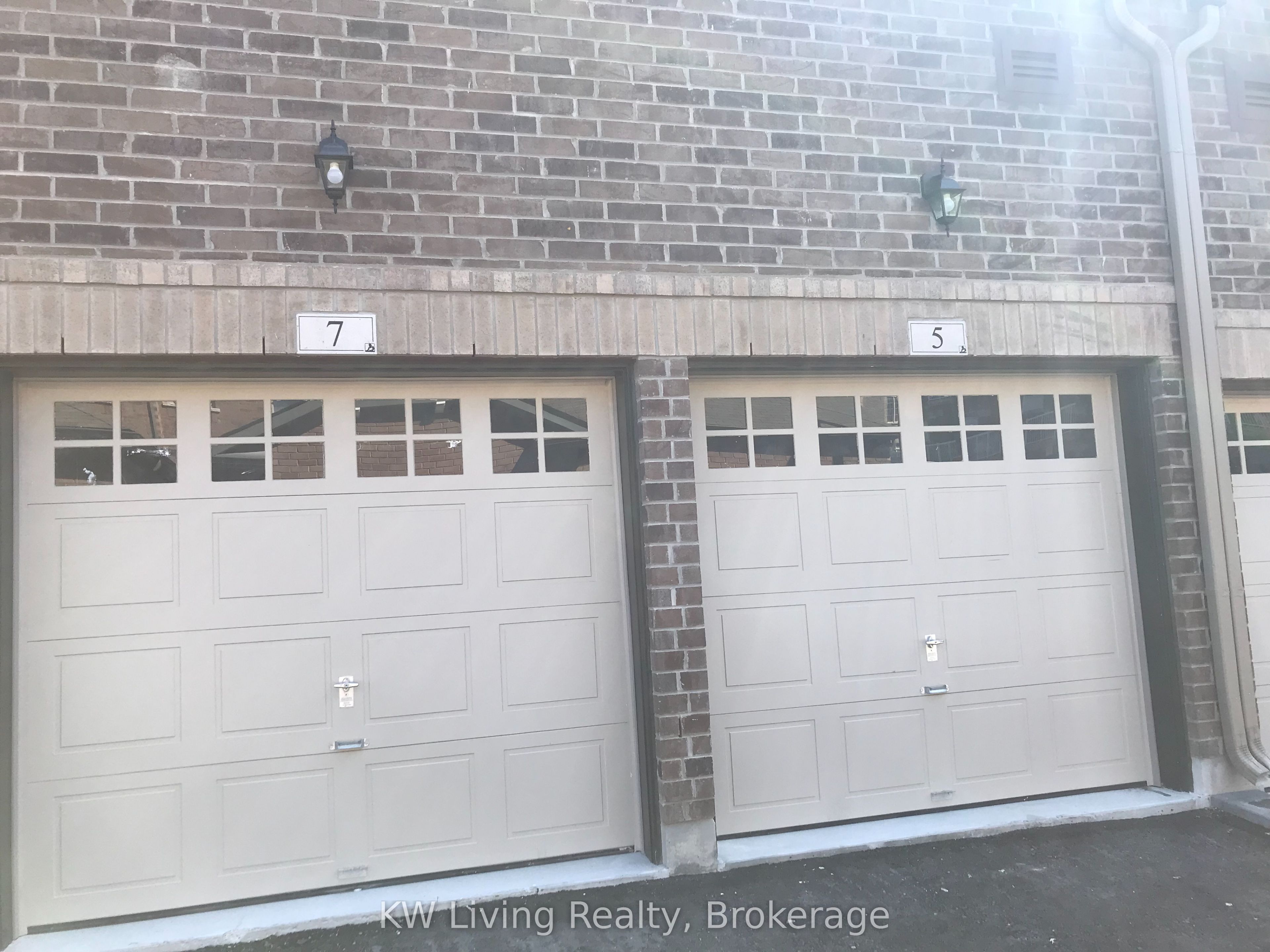 8 Nipigon Avenue Property Photo 7