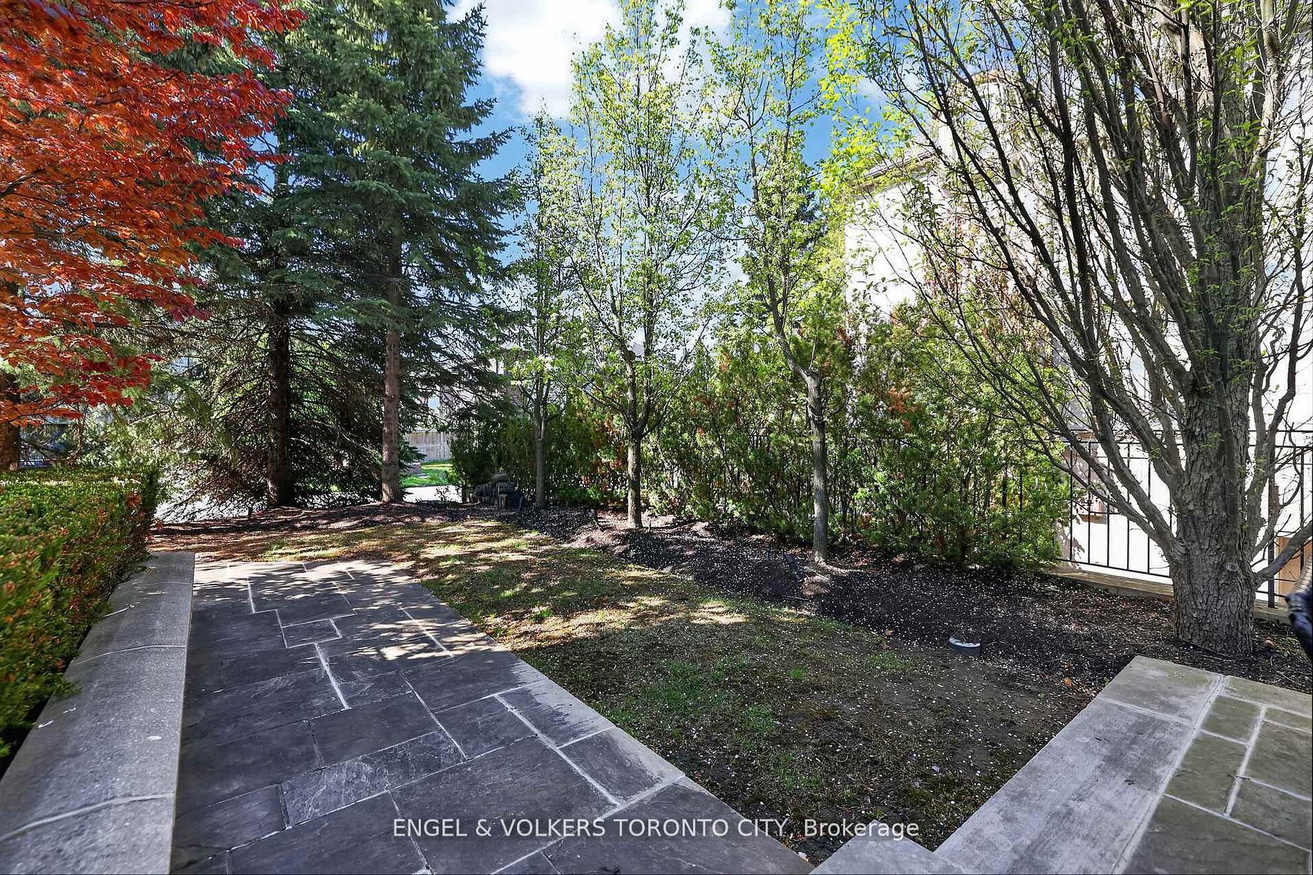 28 Long Hill Drive Property Photo 49
