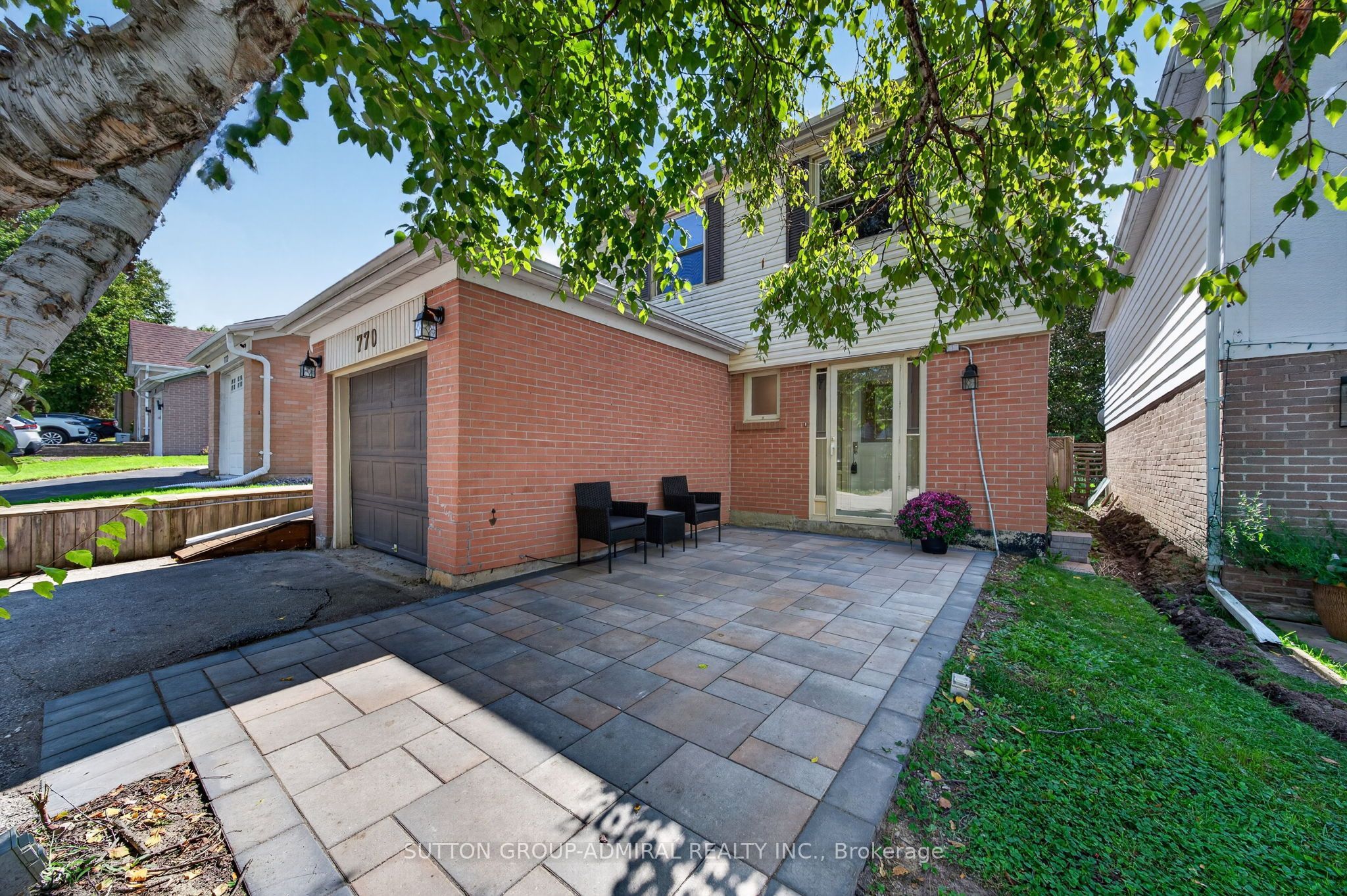 770 Pam Crescent Property Photo 2
