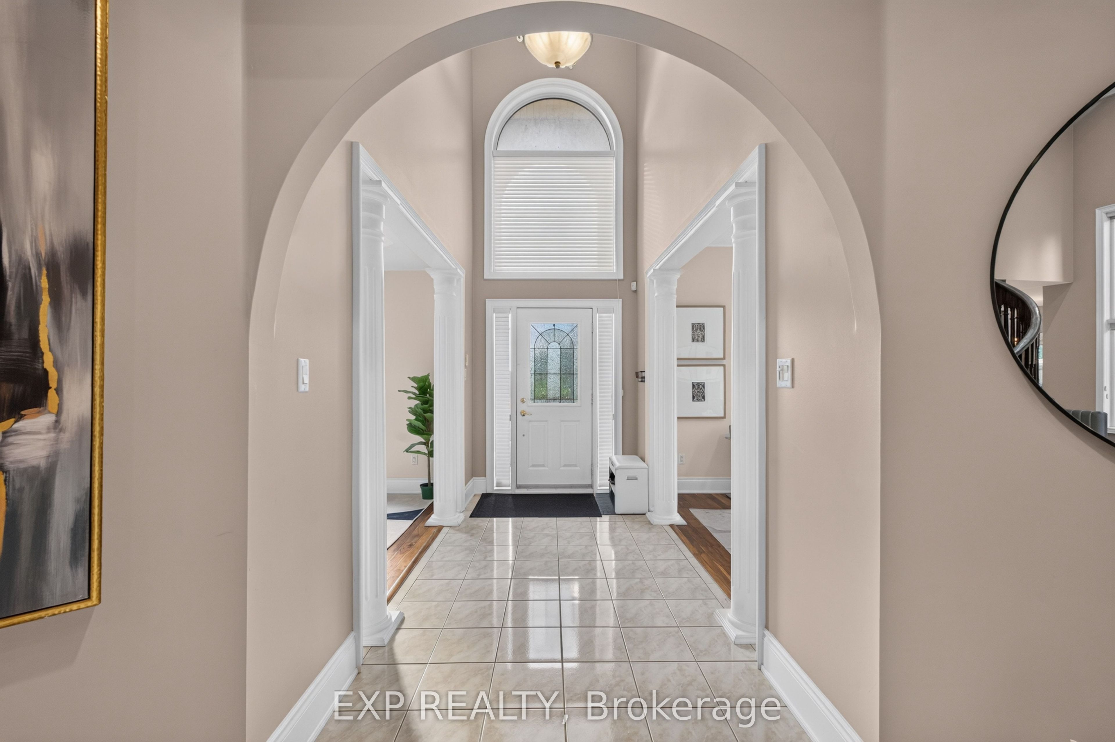 735 Foxcroft Boulevard Property Photo 2