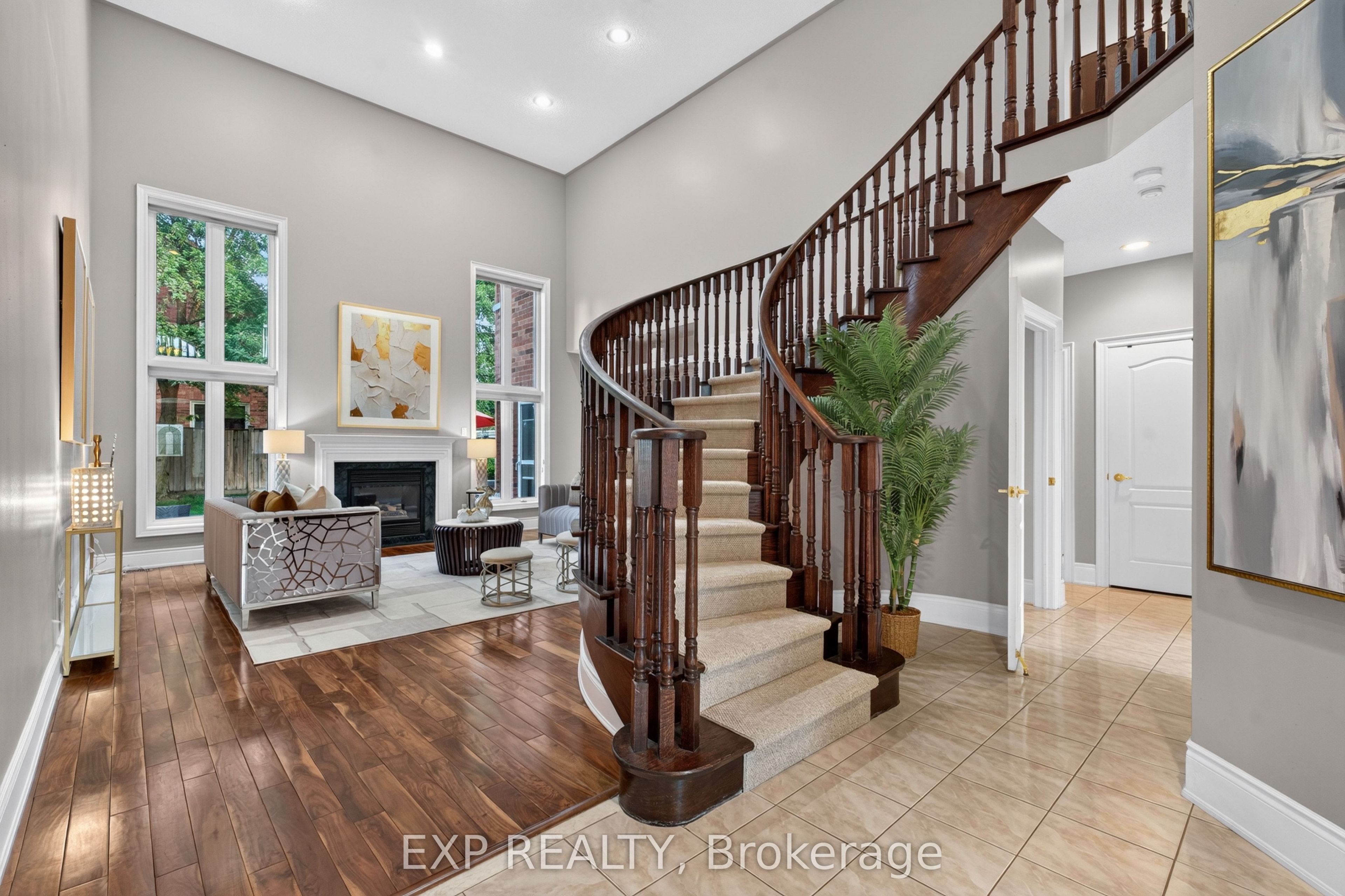 735 Foxcroft Boulevard Property Photo 9