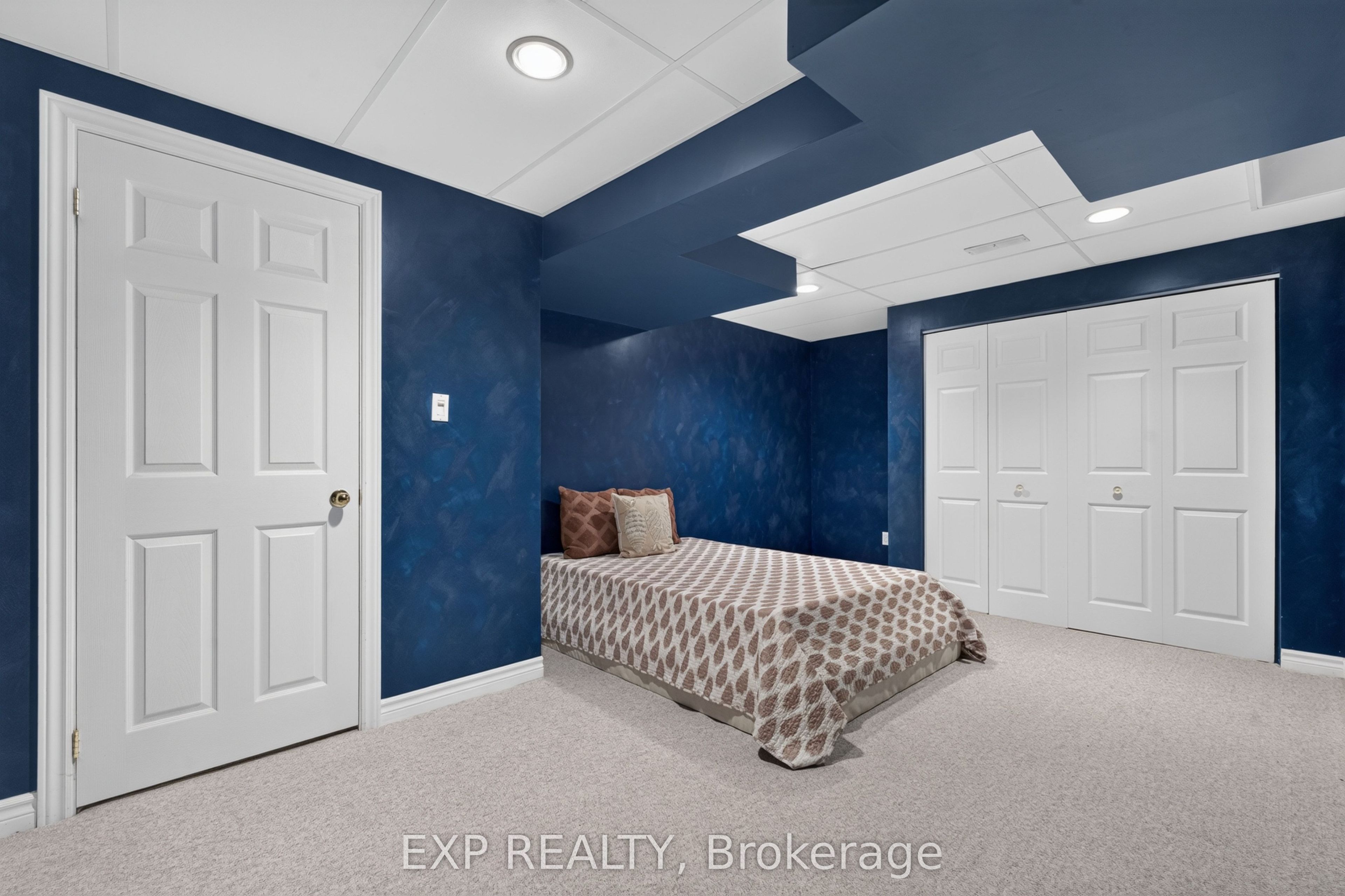 735 Foxcroft Boulevard Property Photo 45