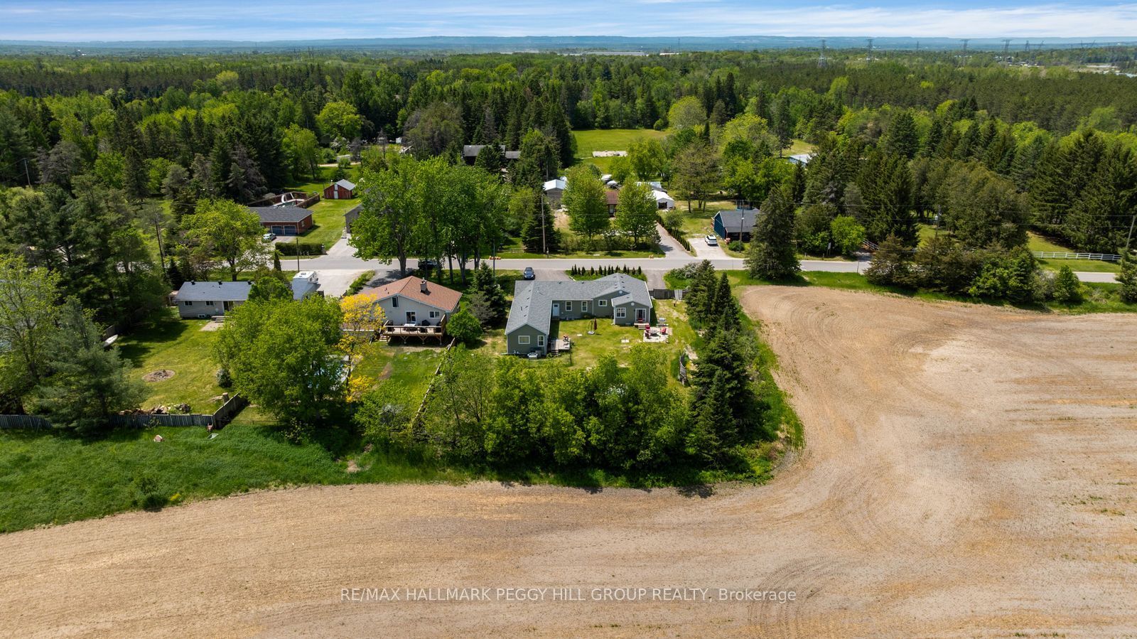 8709 9th Line Property Photo 2