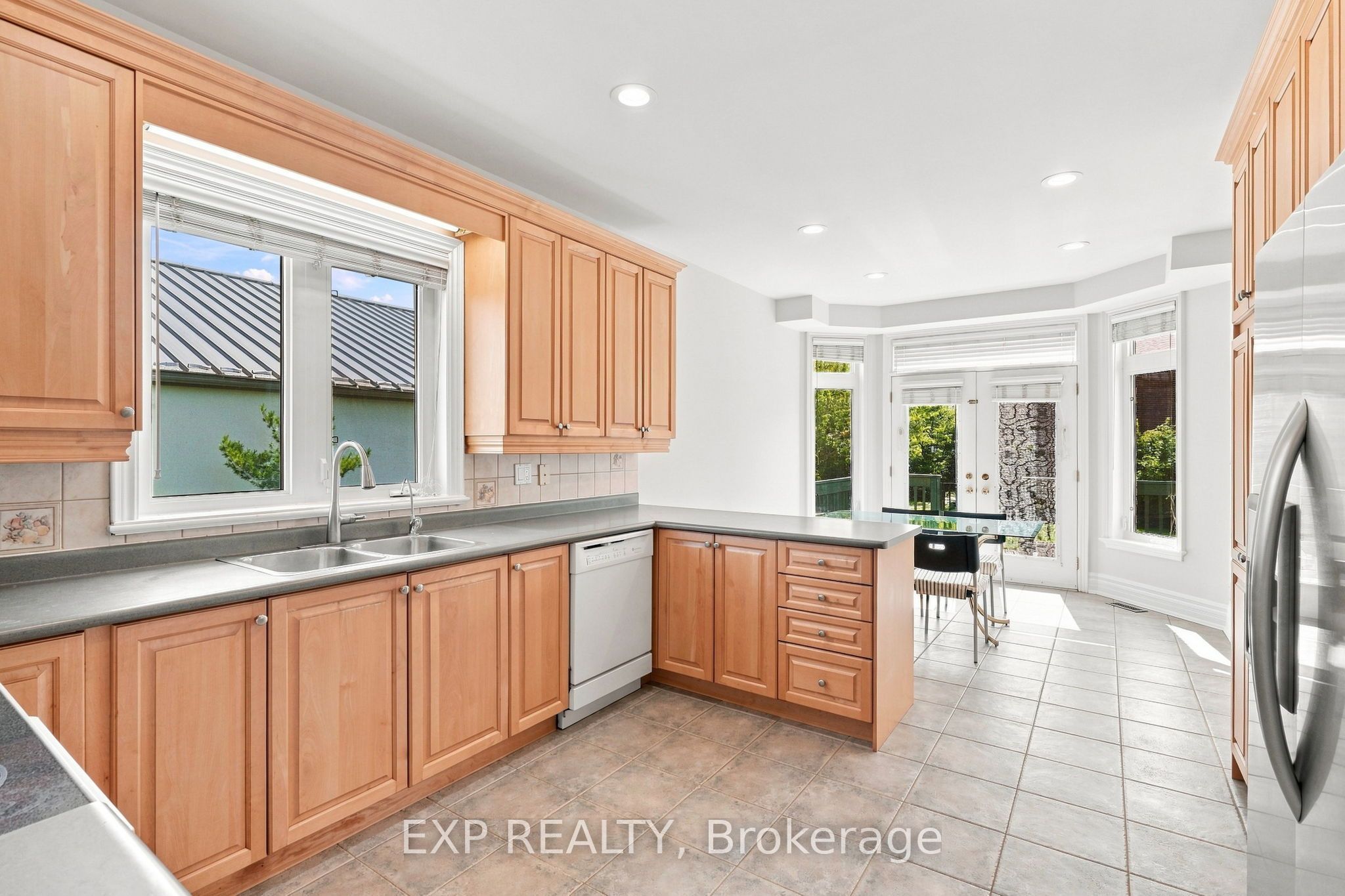 33 Valleyford Avenue Property Photo 2