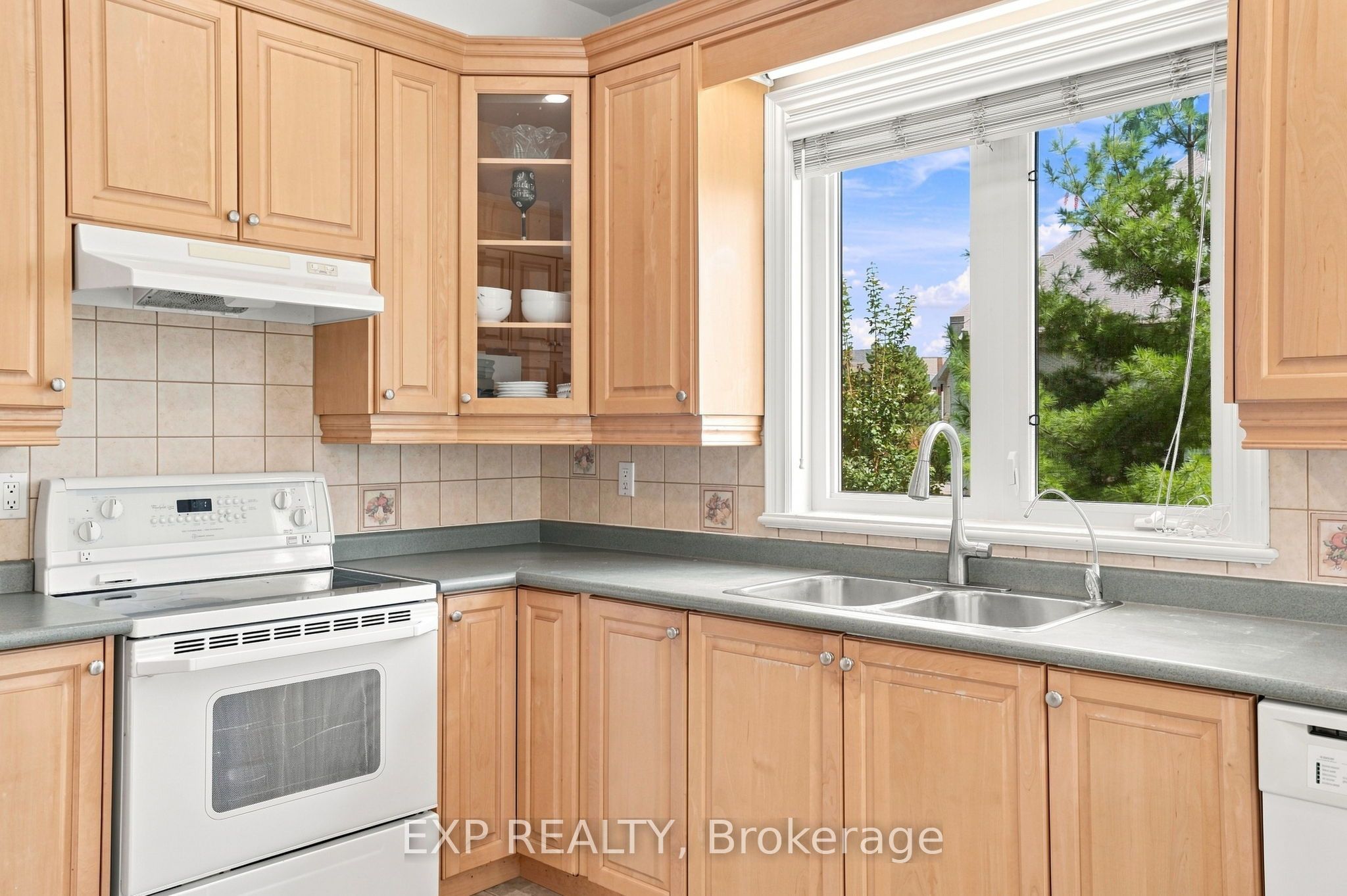 33 Valleyford Avenue Property Photo 4