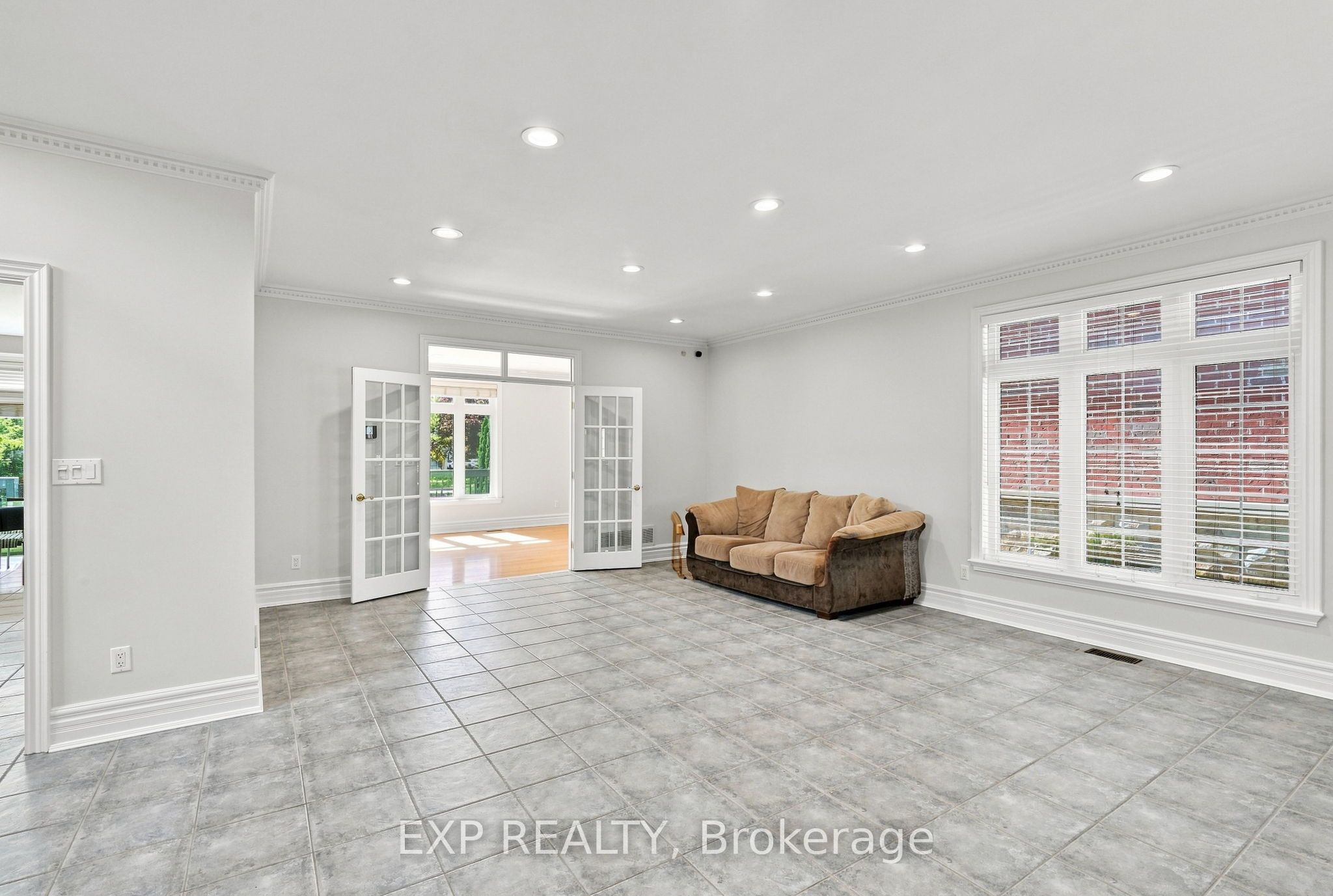 33 Valleyford Avenue Property Photo 7