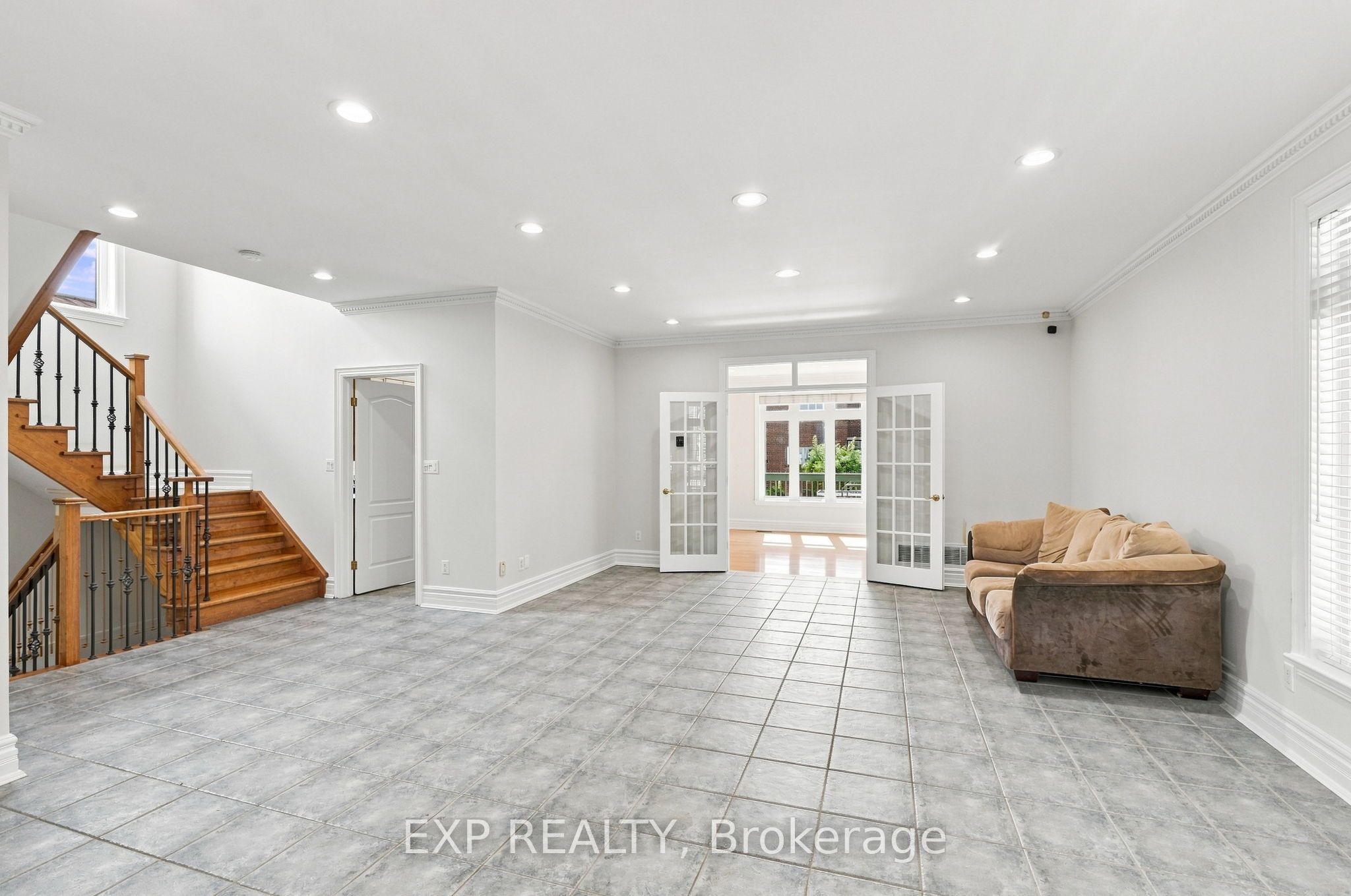 33 Valleyford Avenue Property Photo 8
