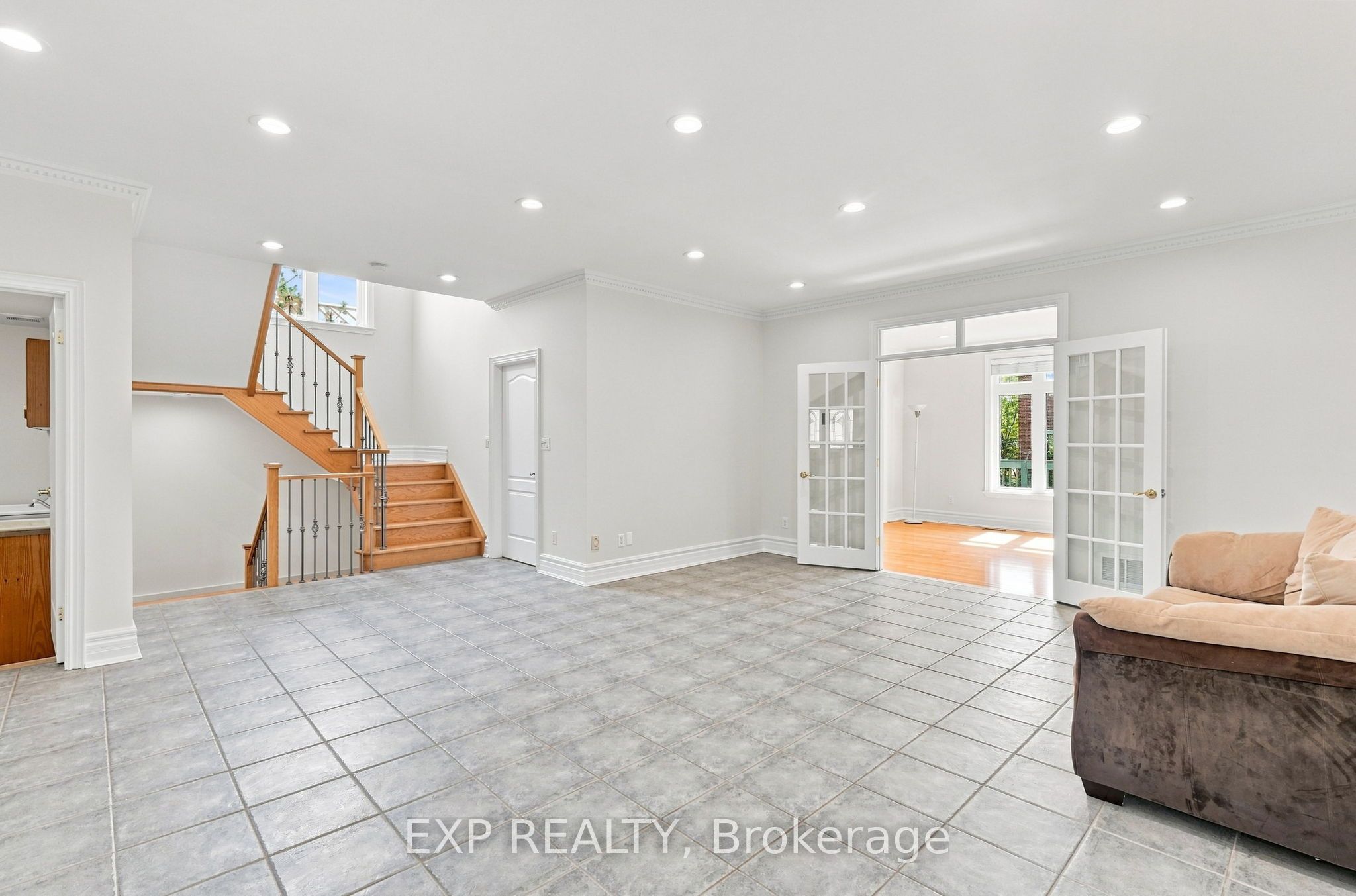 33 Valleyford Avenue Property Photo 9
