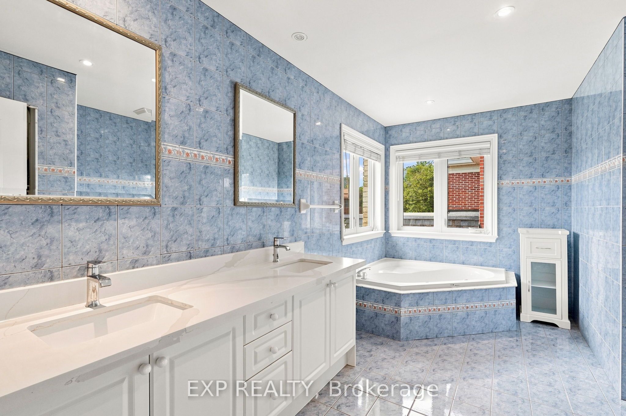 33 Valleyford Avenue Property Photo 17