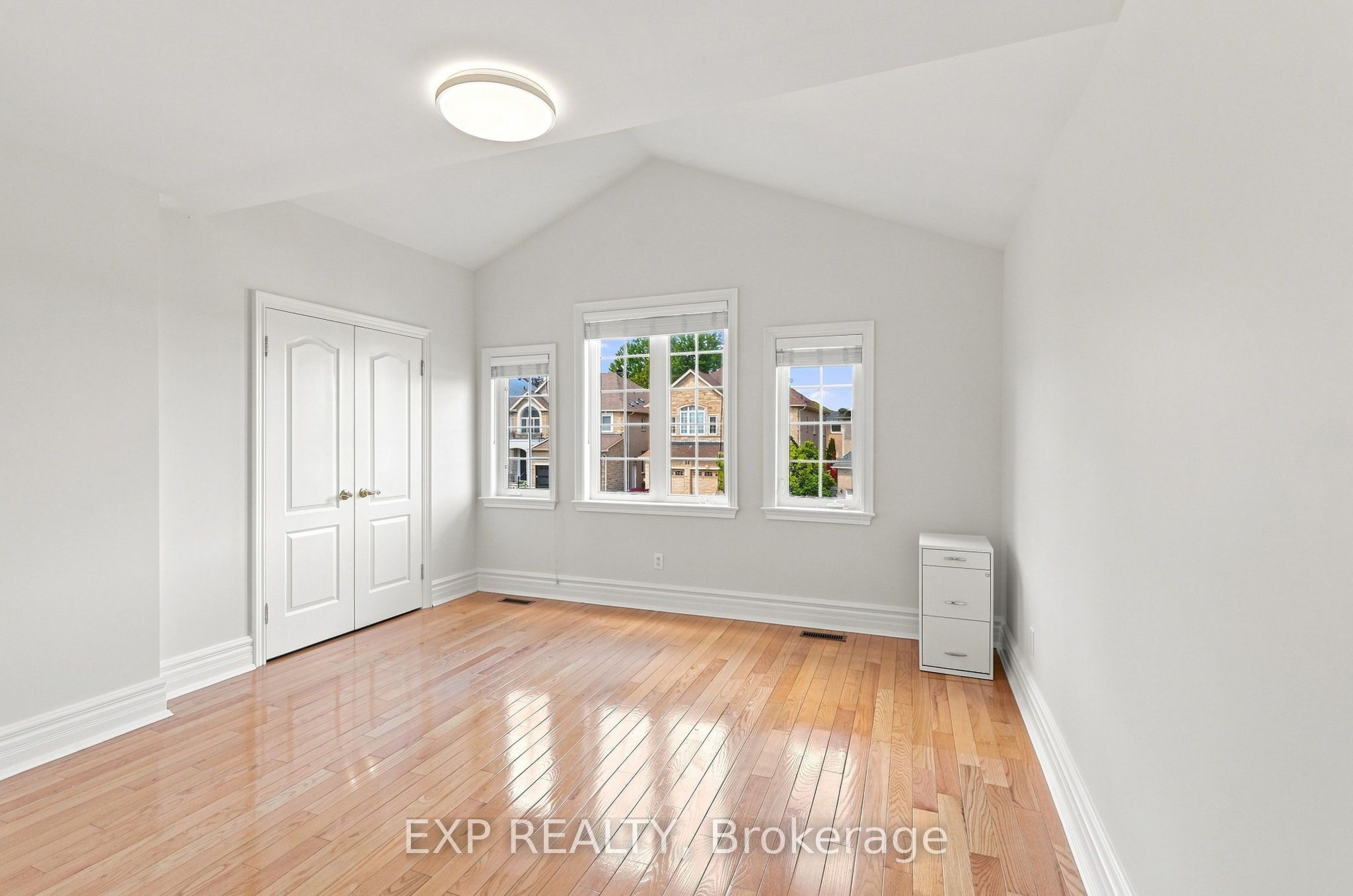 33 Valleyford Avenue Property Photo 25