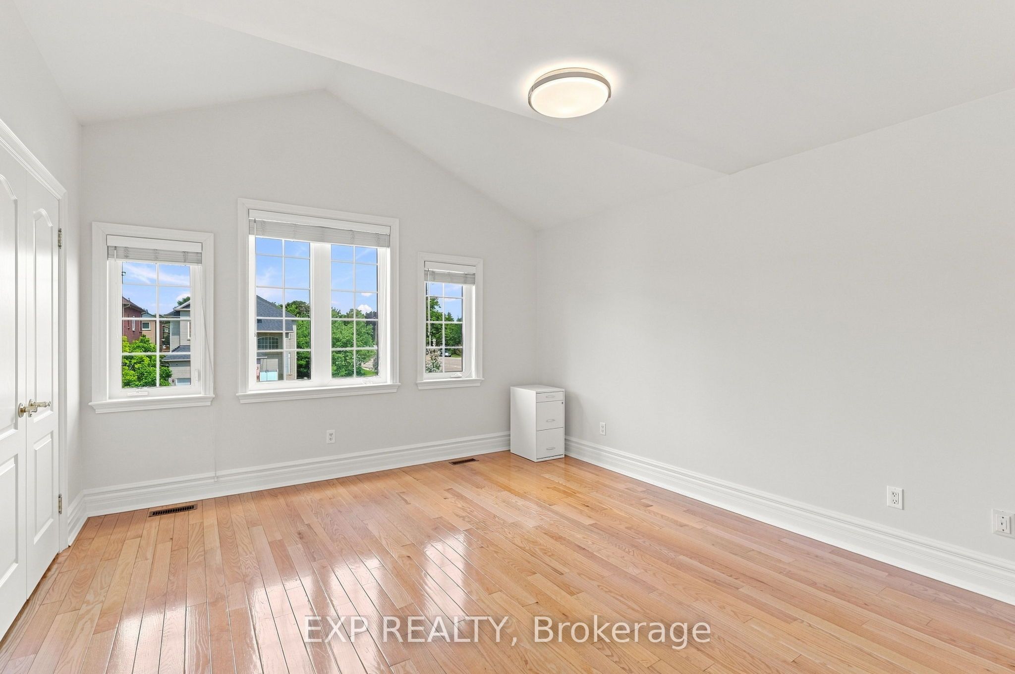 33 Valleyford Avenue Property Photo 26