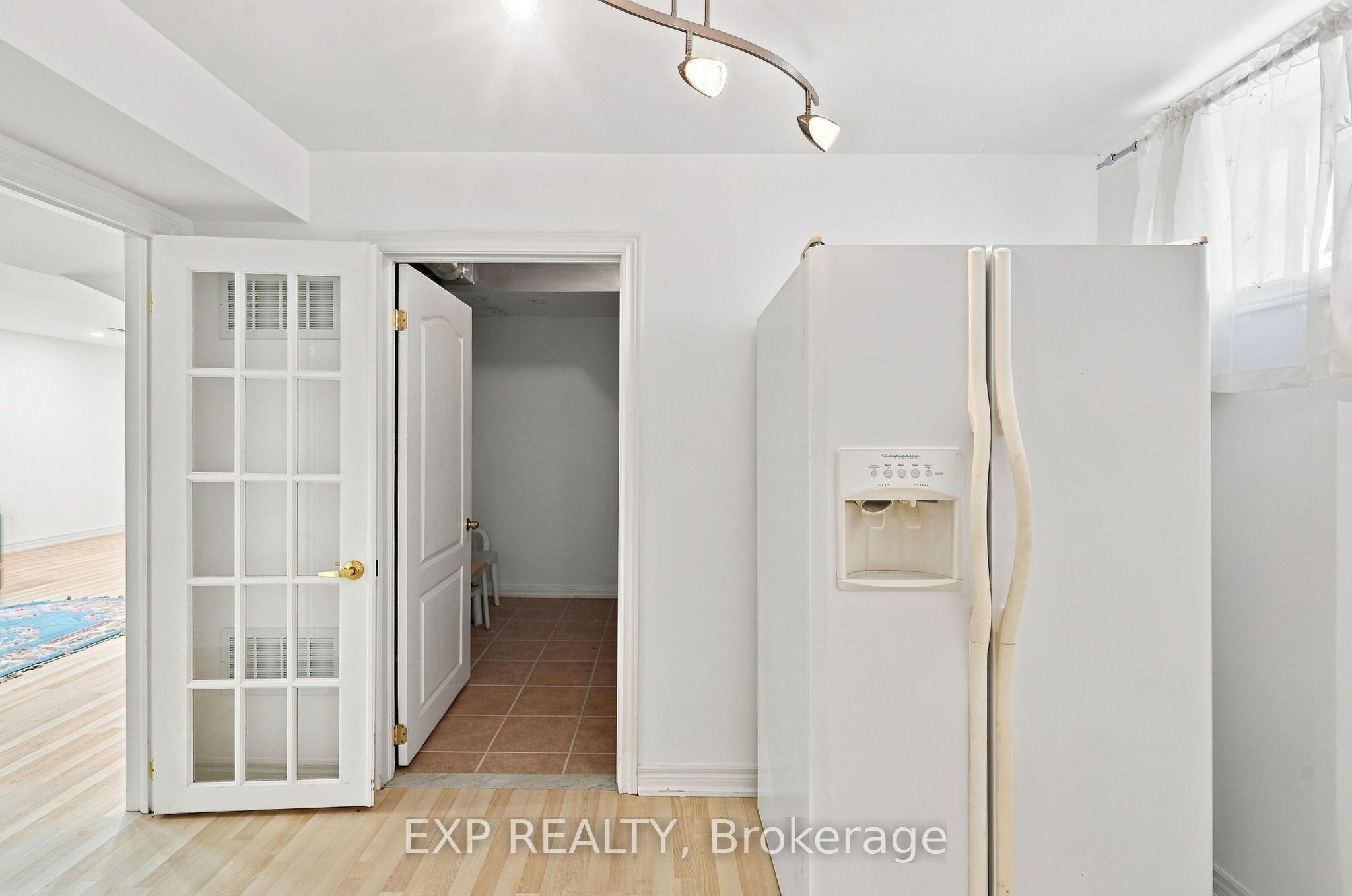 33 Valleyford Avenue Property Photo 36