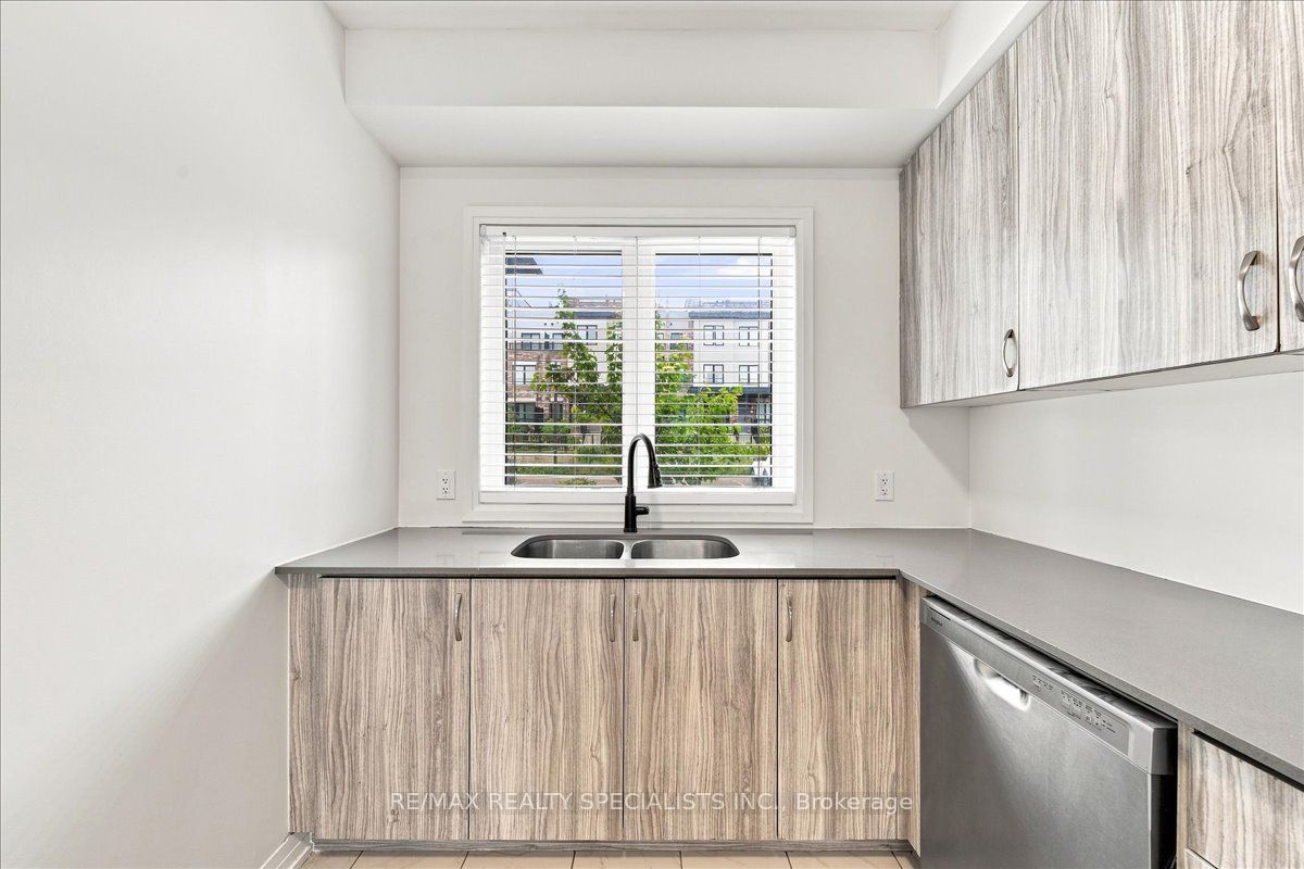 220 Dissette Street 13 Property Photo 8