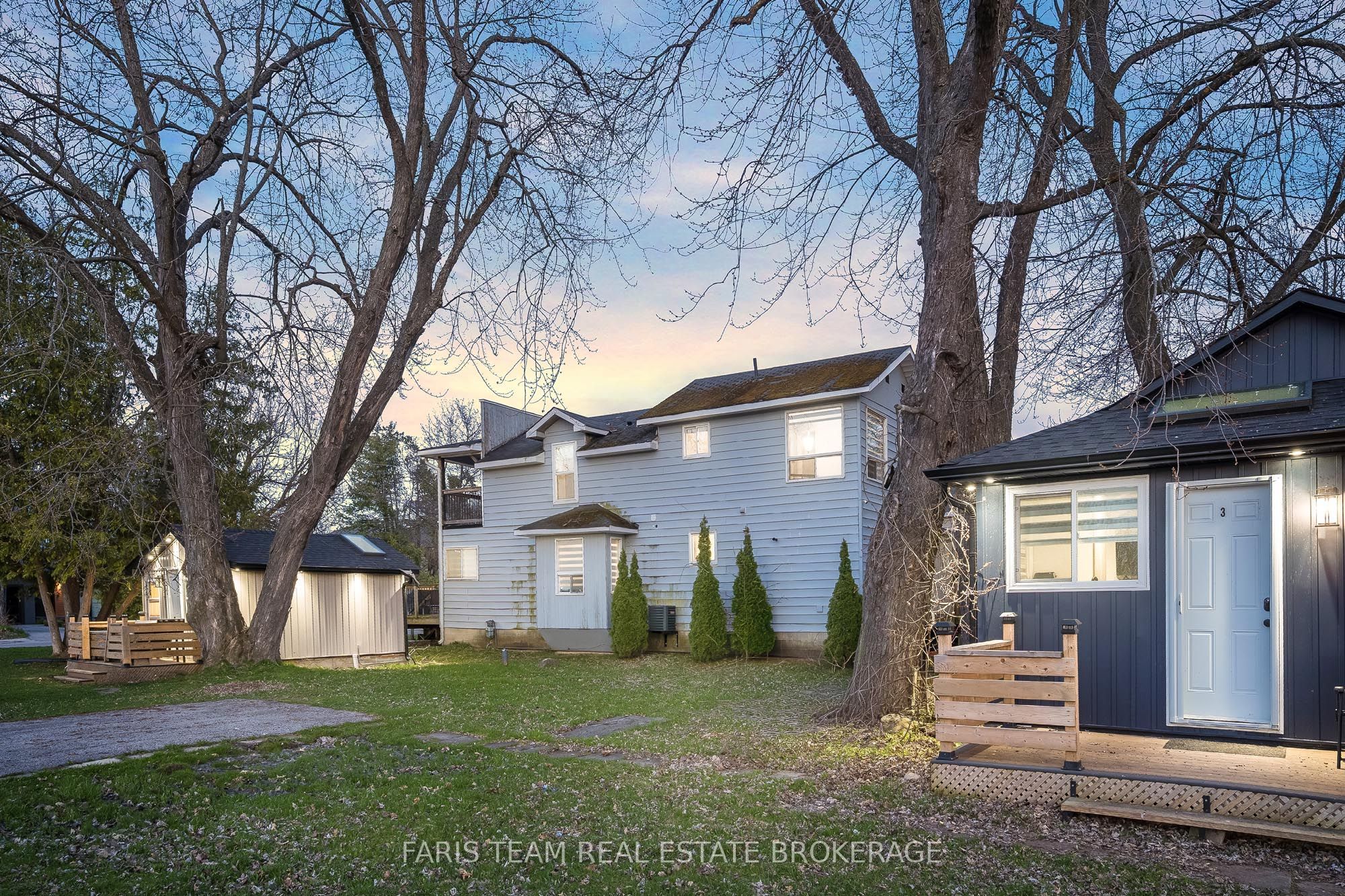 687 Innisfil Beach Road Property Photo 2