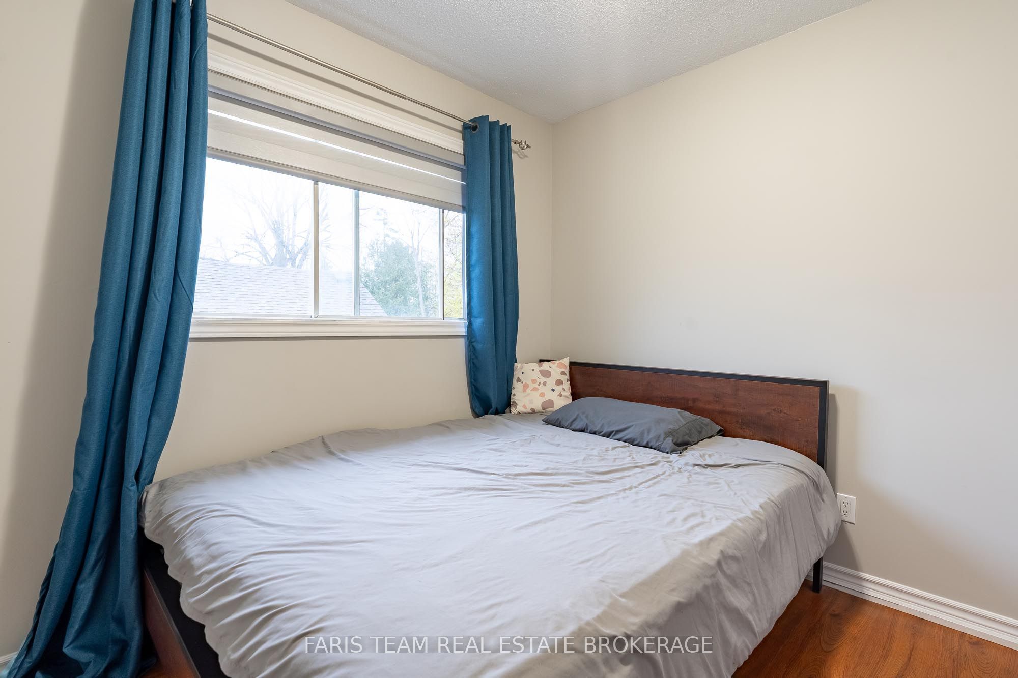 687 Innisfil Beach Road Property Photo 18