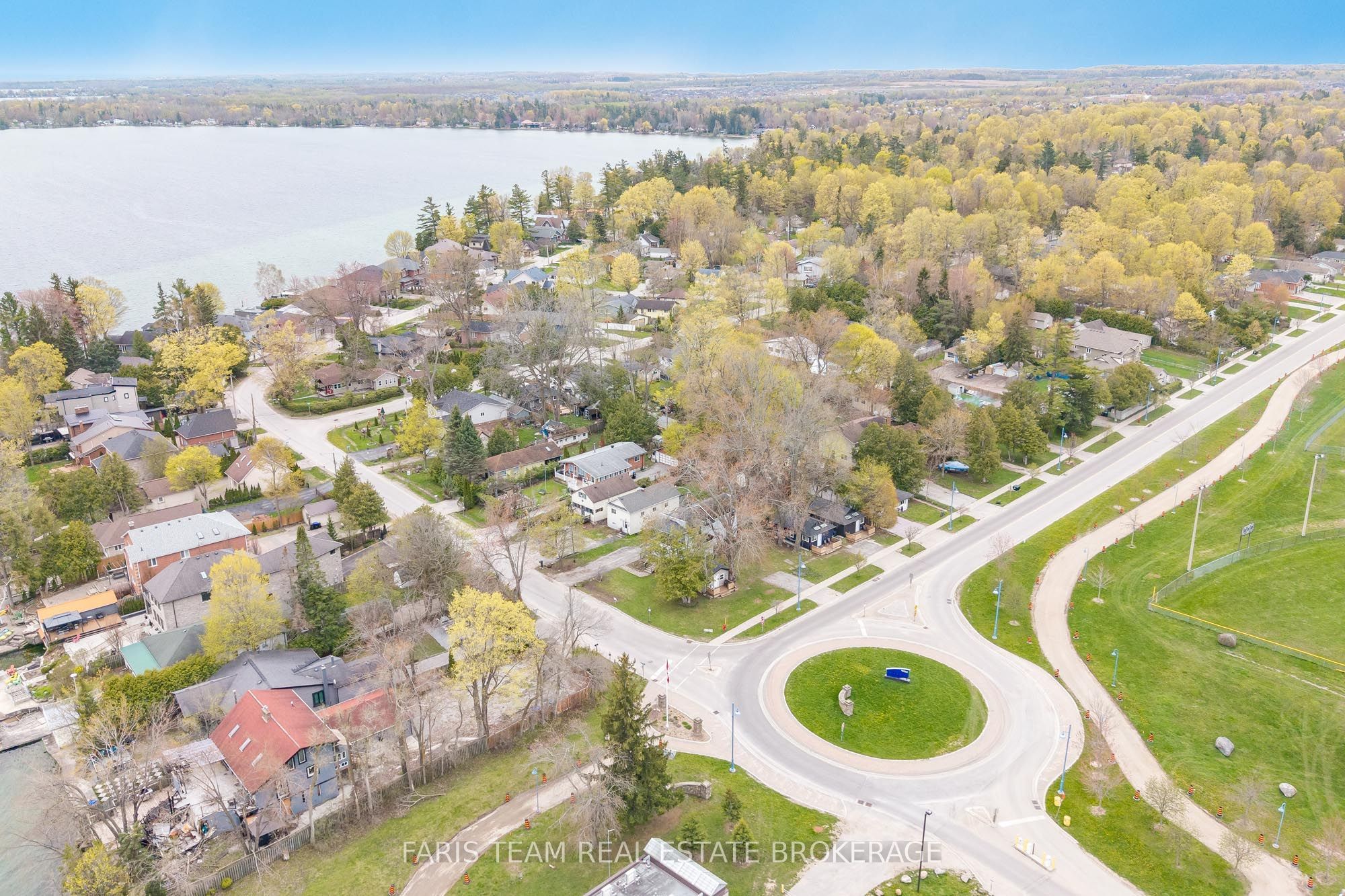 687 Innisfil Beach Road Property Photo 46