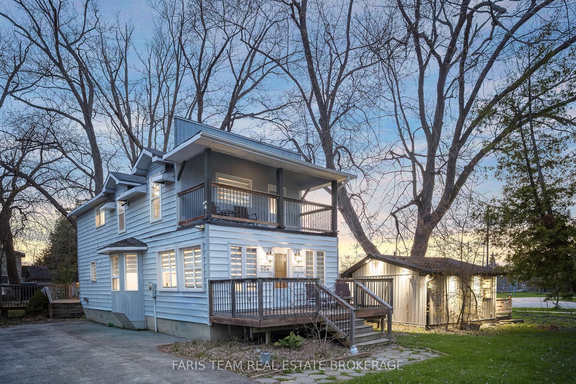 687 Innisfil Beach Road Property Photo 1