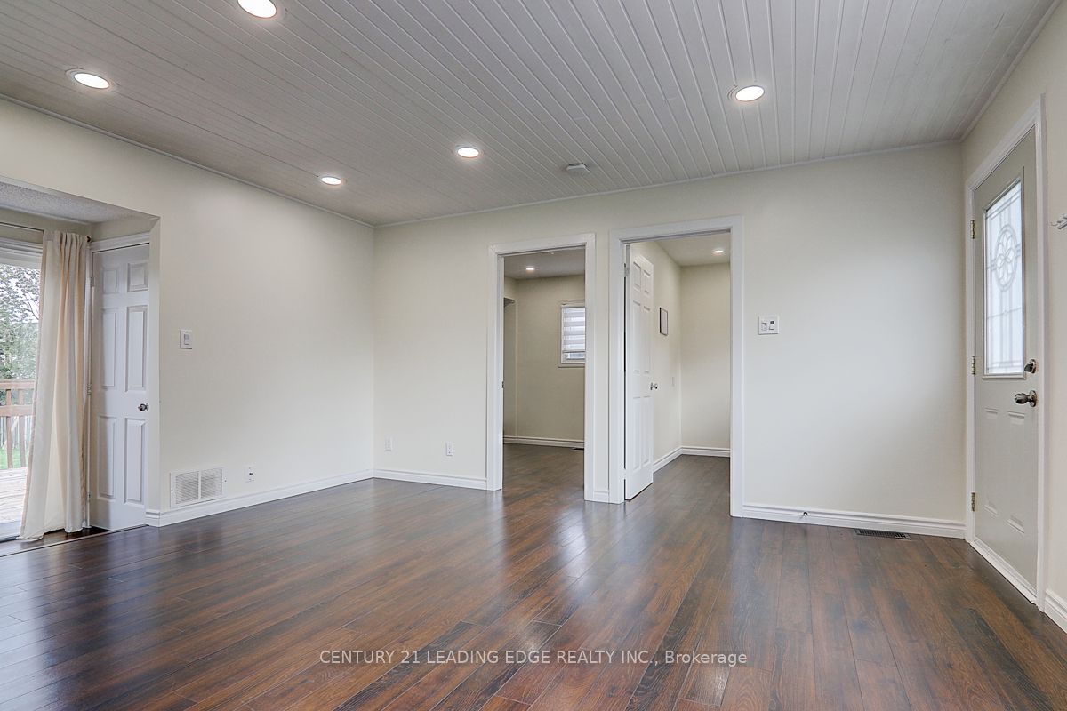 346 Annshiela Drive Main Level Property Photo 5