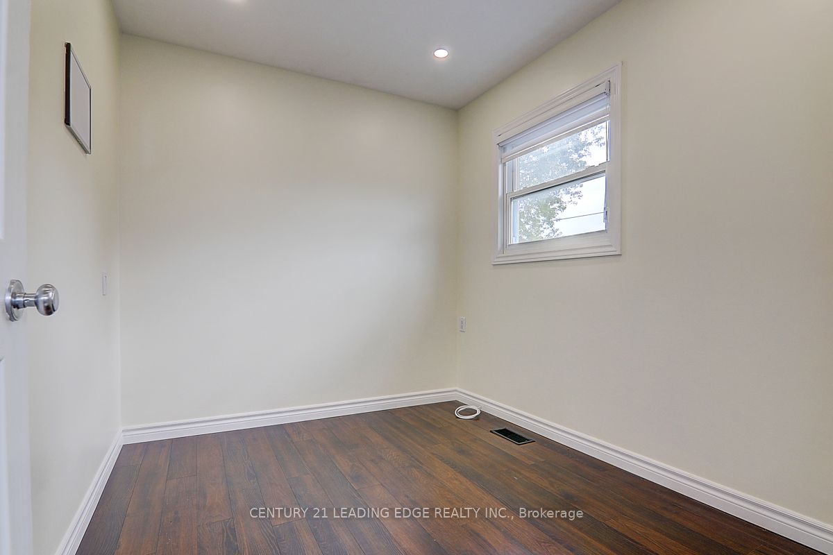 346 Annshiela Drive Main Level Property Photo 10