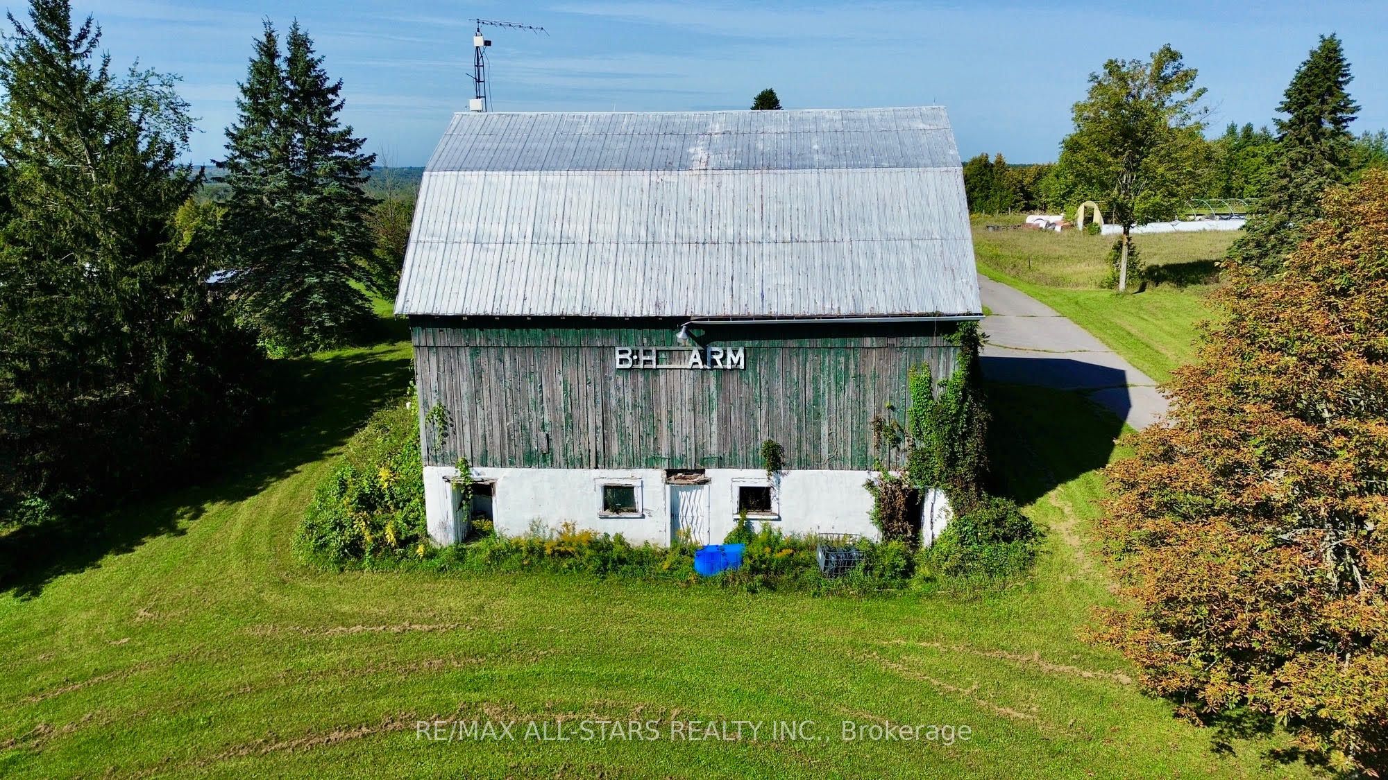 14200 Sideroad 18 Property Photo 7